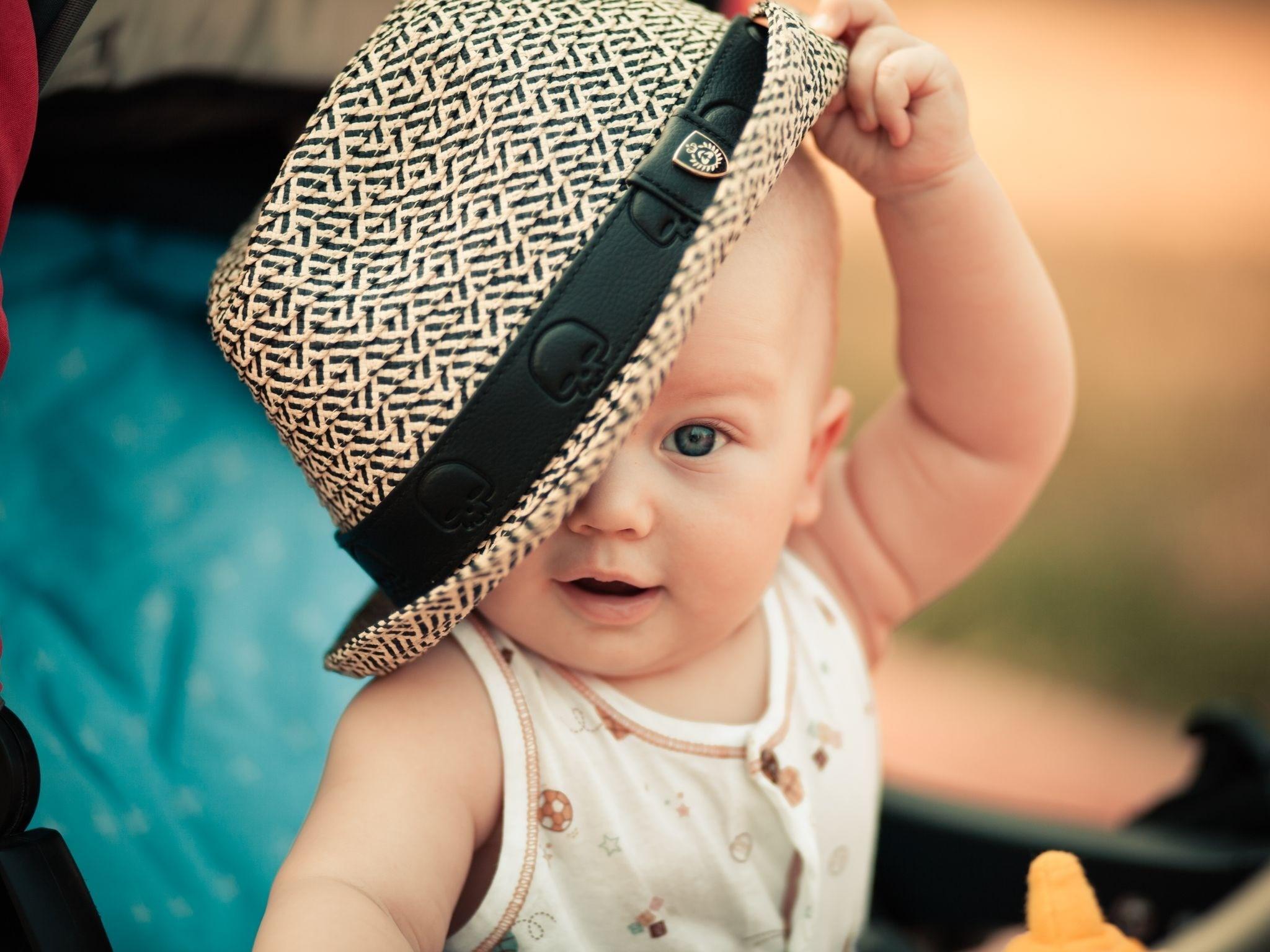 2048x1536 Full HD Cute Baby