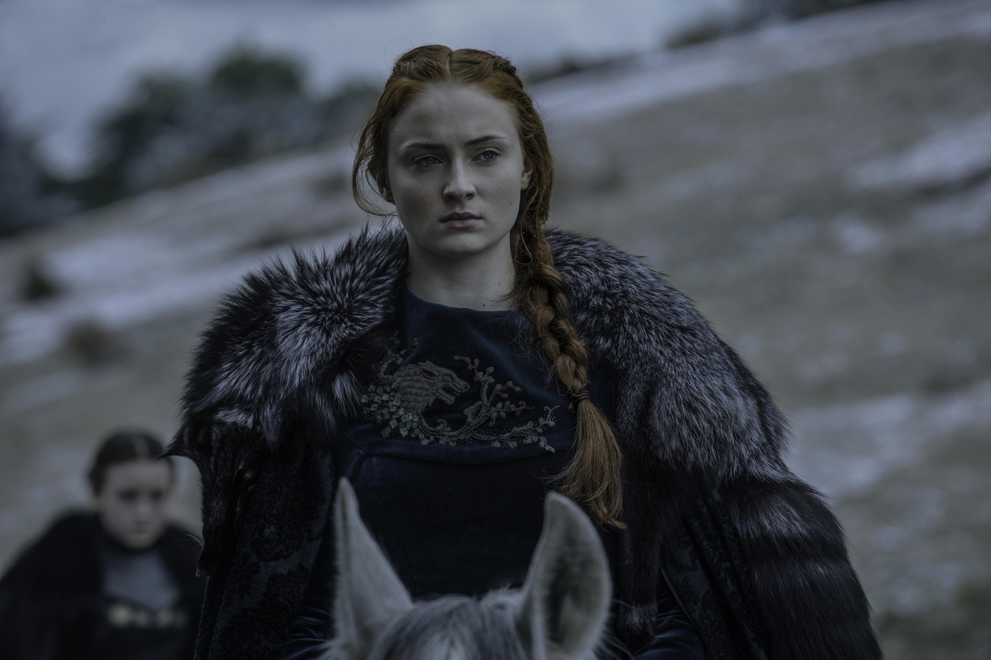 3155x2100 Game of Thrones: Sansa Stark Costume, Hair, Necklace Photo