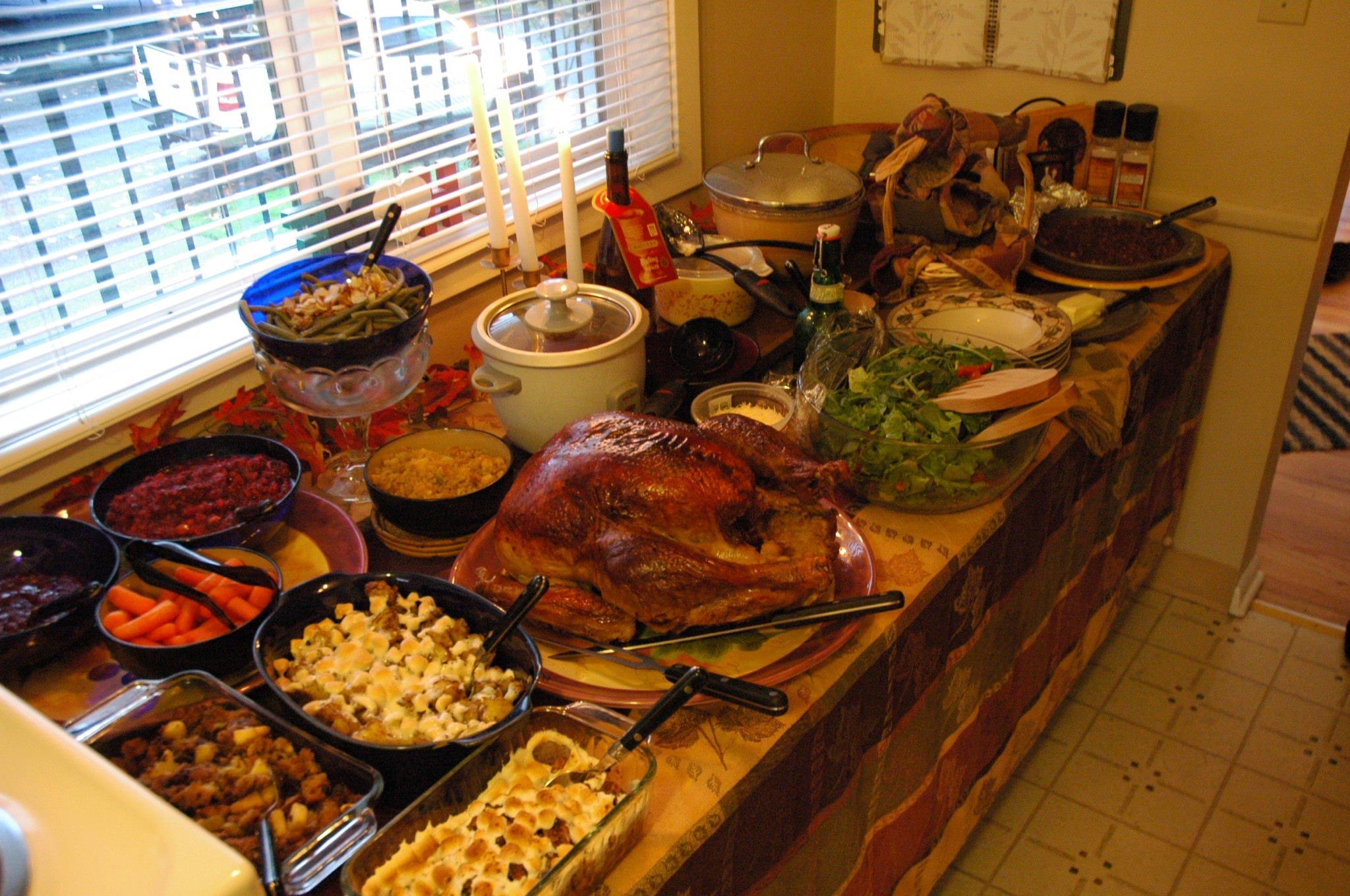 2048x1360 What is a traditional Thanksgiving dinner like?
