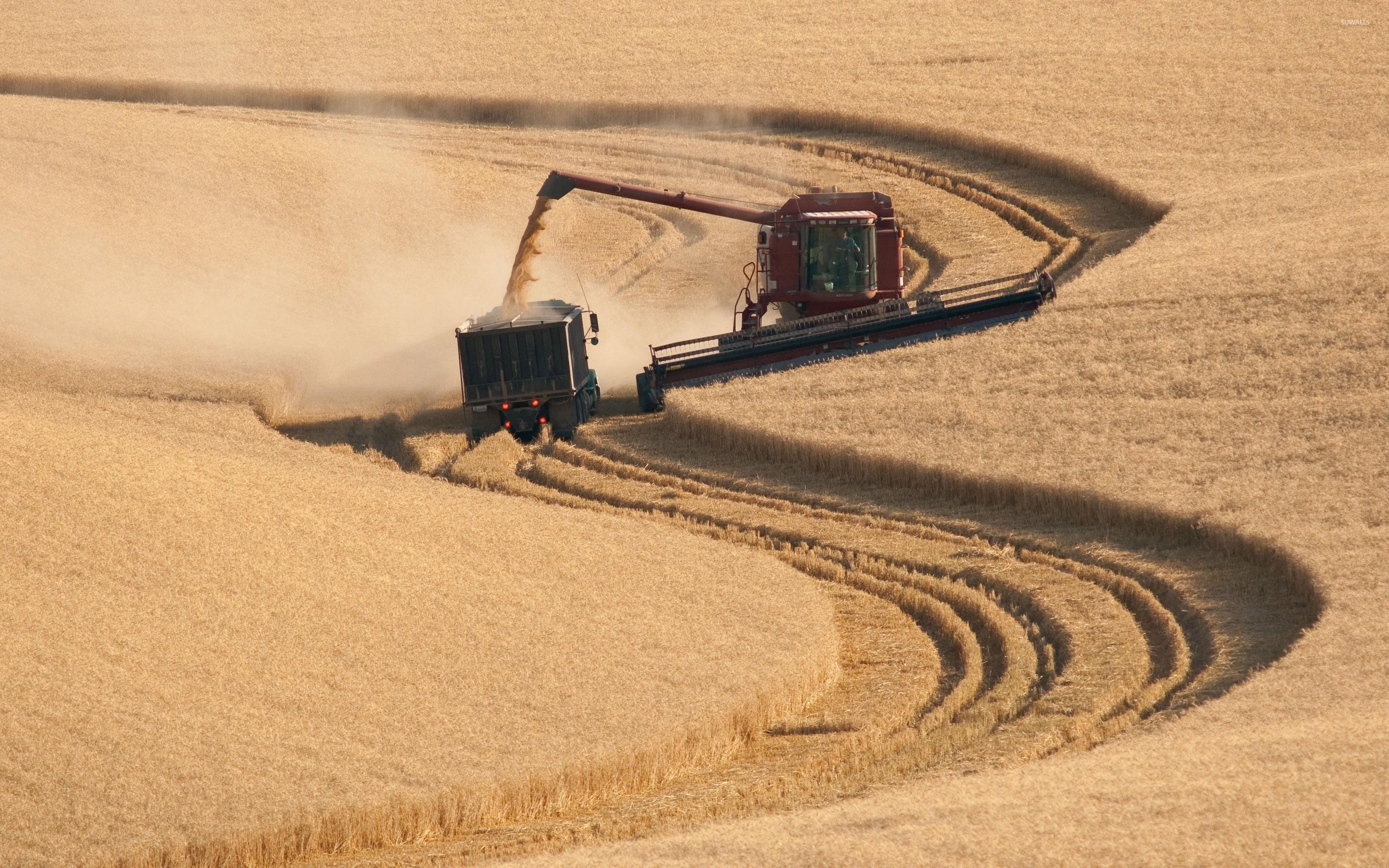 2880x1800 Combine harvester wallpaper wallpaper