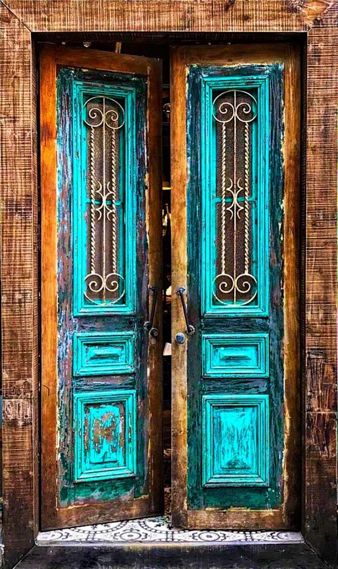 Красивые старые двери. Старинная дверь. Старая деревянная дверь. Красивые двери. Красивые старинные двери.