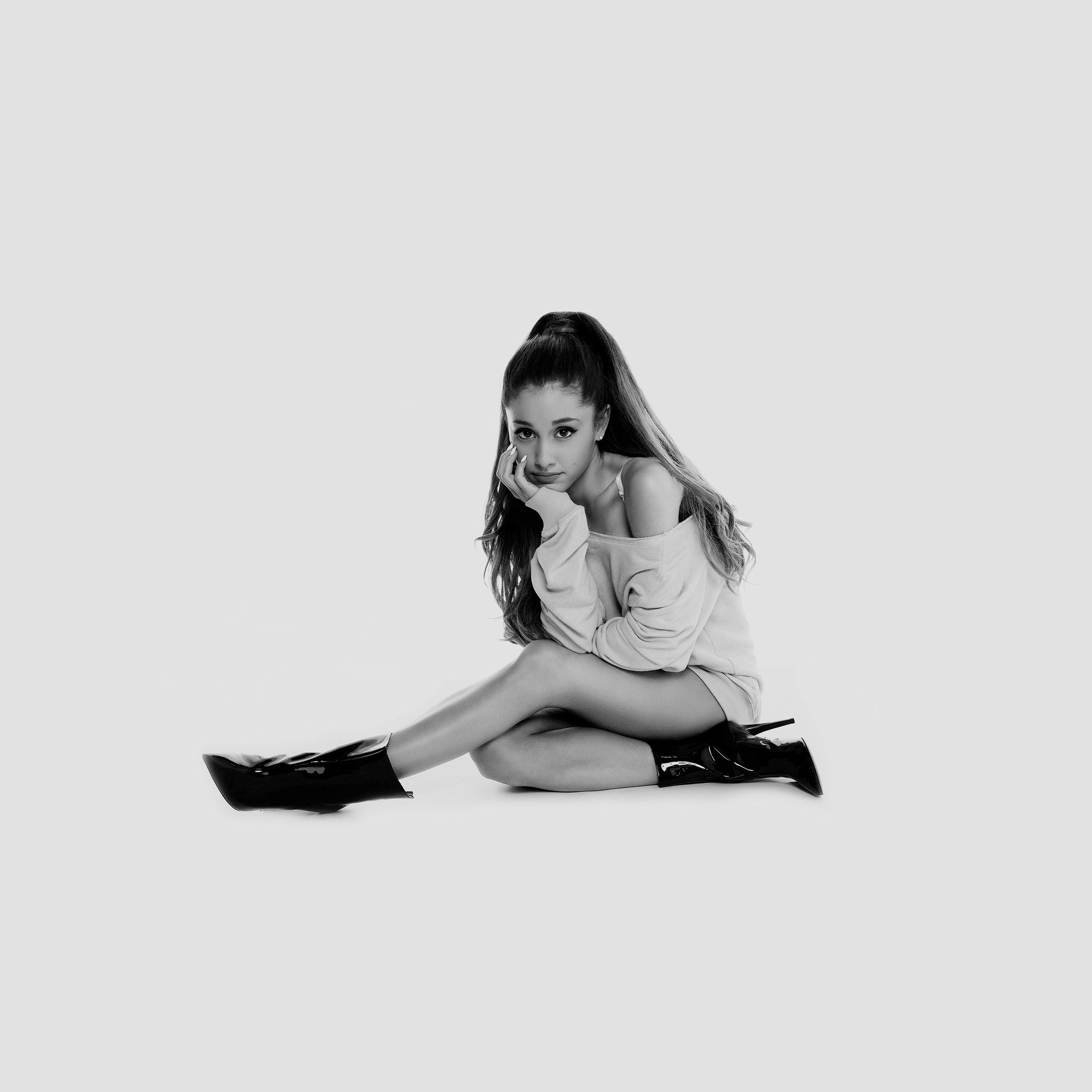2732x2732 Ariana Grande Girl Singer Celebrity Wallpaper