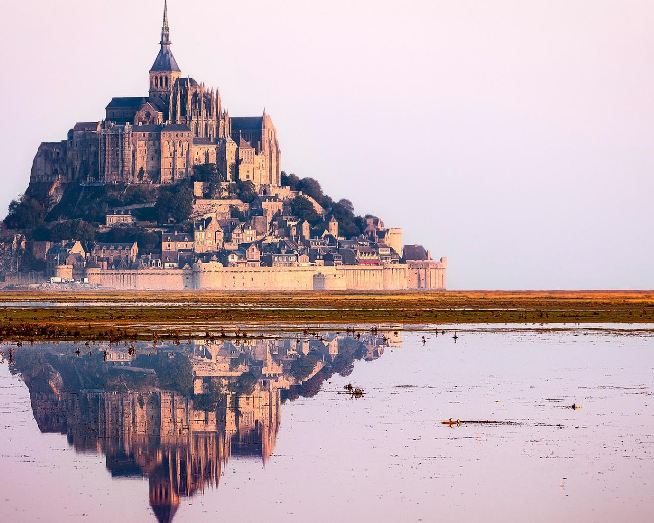 1280x1024 Mont Saint Michel Castle desktop PC and Mac wallpaper
