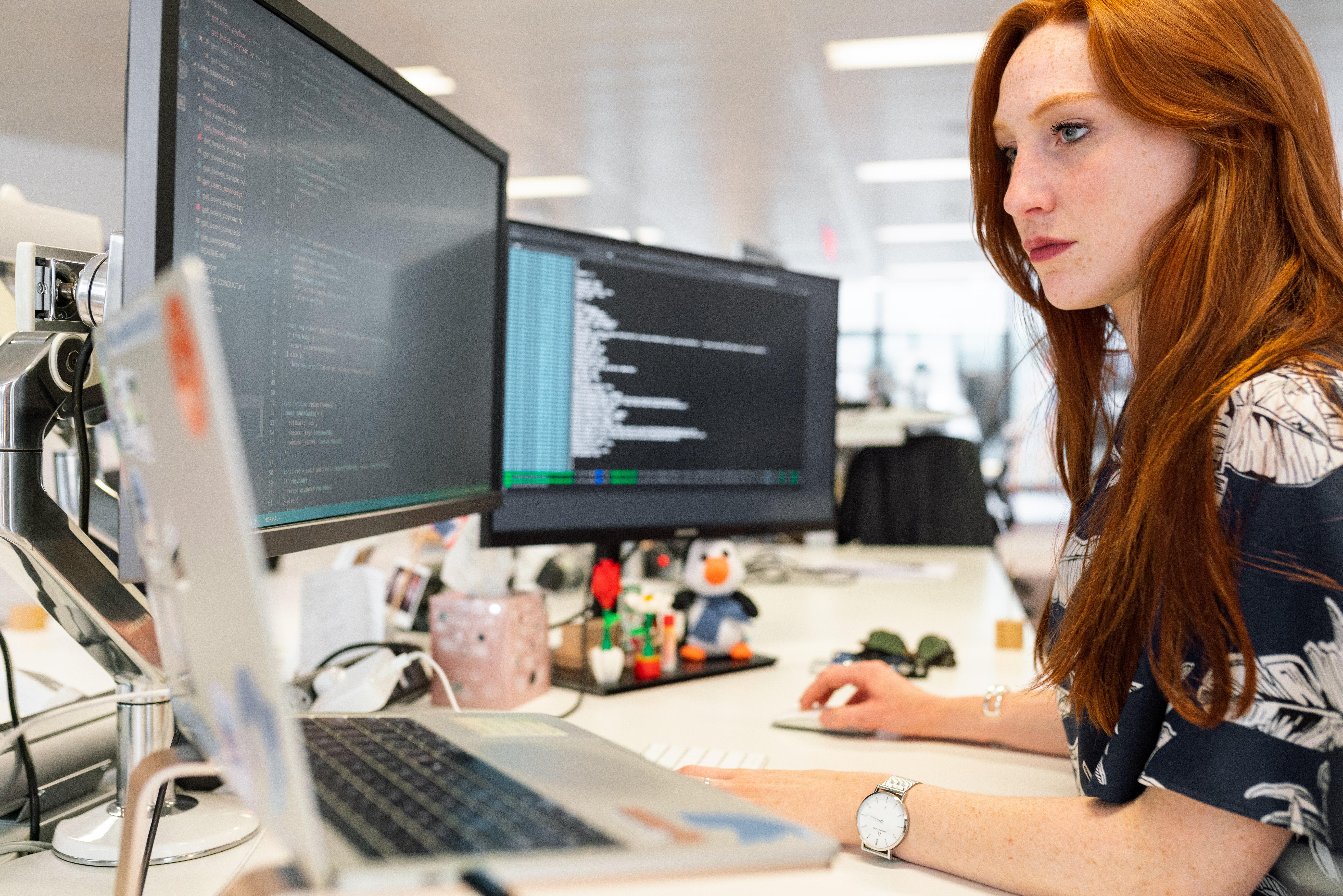7952x5304 Woman Coding on Computer · Free