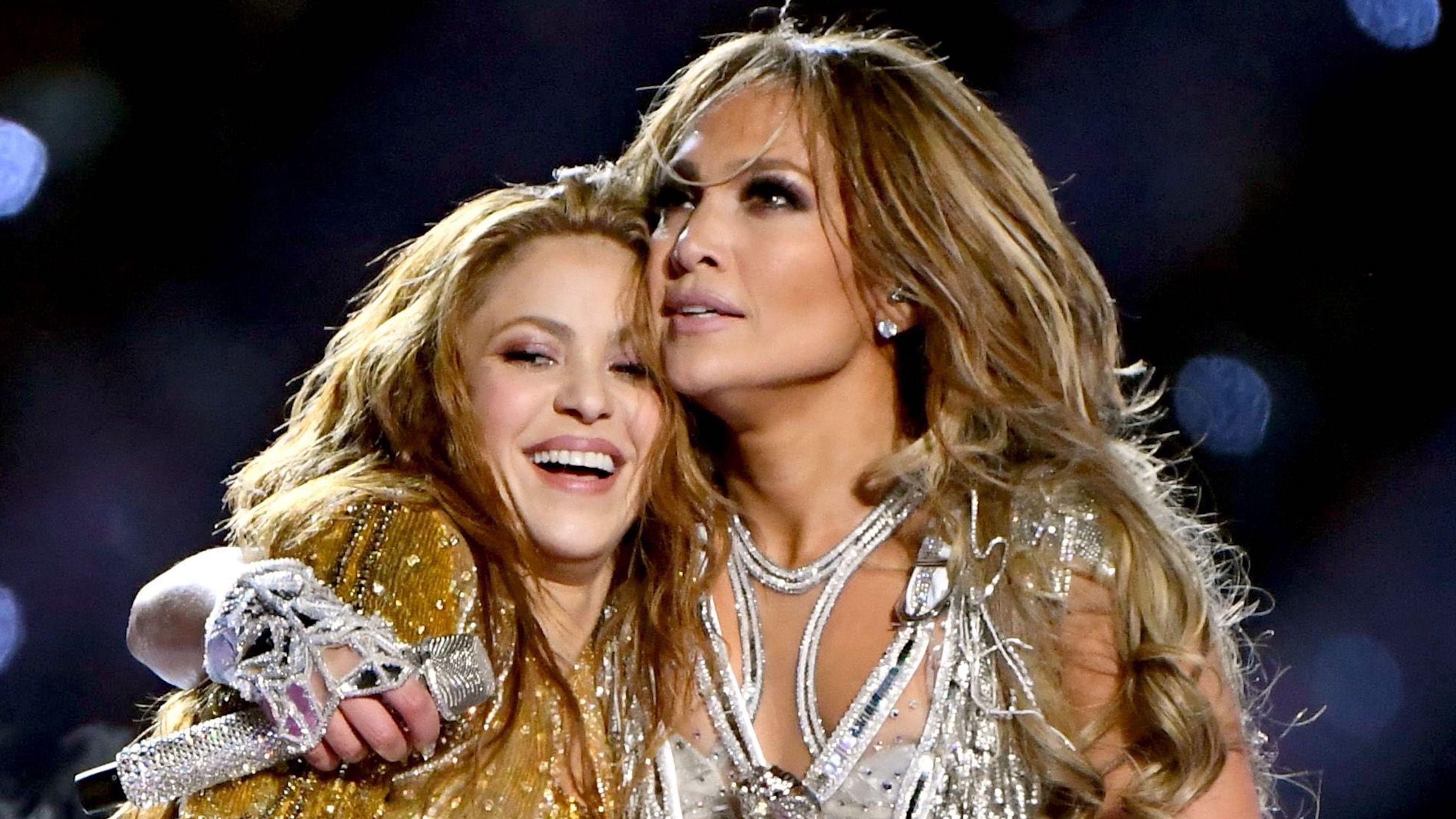 3000x1688 Super Bowl 2020: Jennifer Lopez & Shakira's Full Beauty Looks