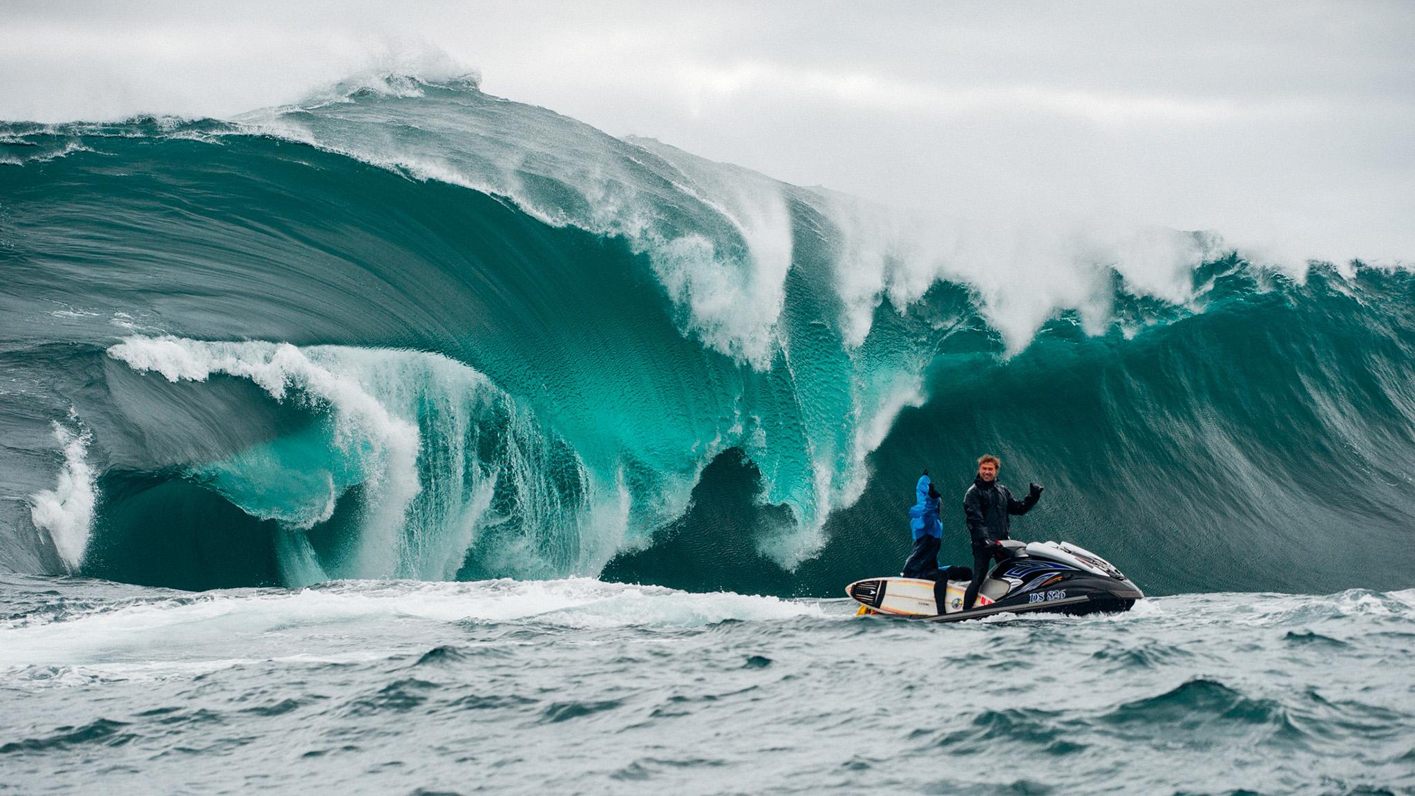 2048x1152 Mavericks, California
