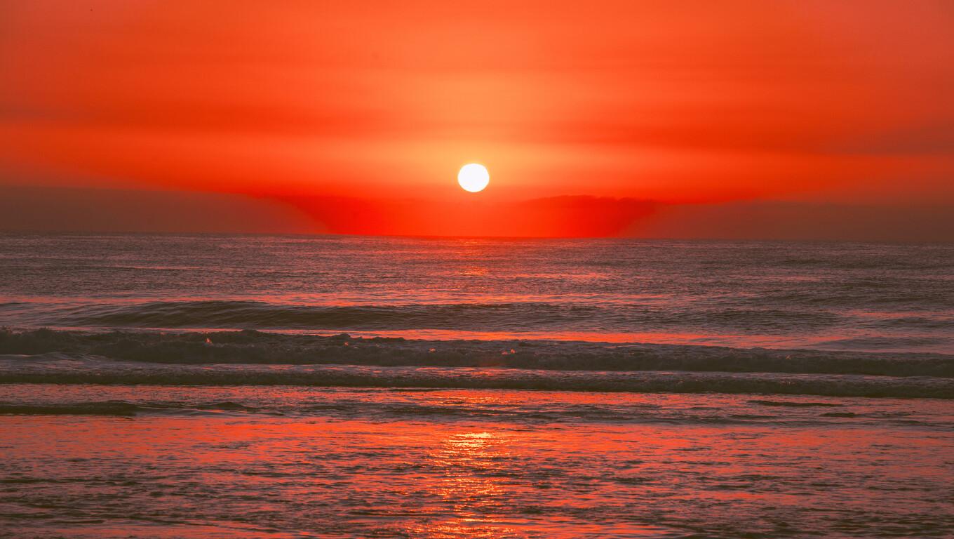 1360x768 Sunrise In Australia Ocean 5k Laptop HD HD 4k Wallpaper, Image, Background, Photo and Picture