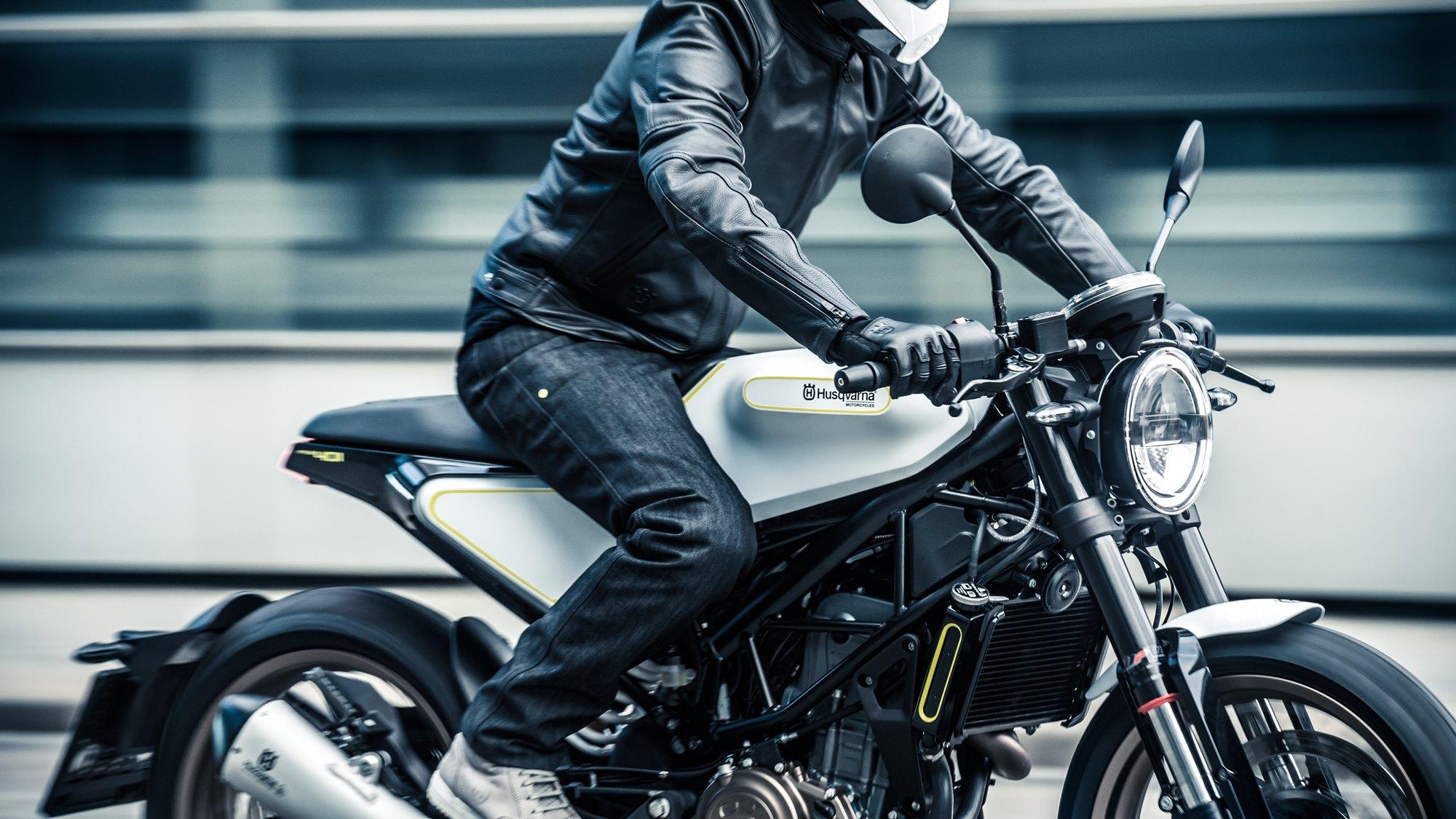 2000x1125 The Husqvarna Vitpilen 401 and Svartpilen 401 that will come to India. IAMABIKER Motorcycle!