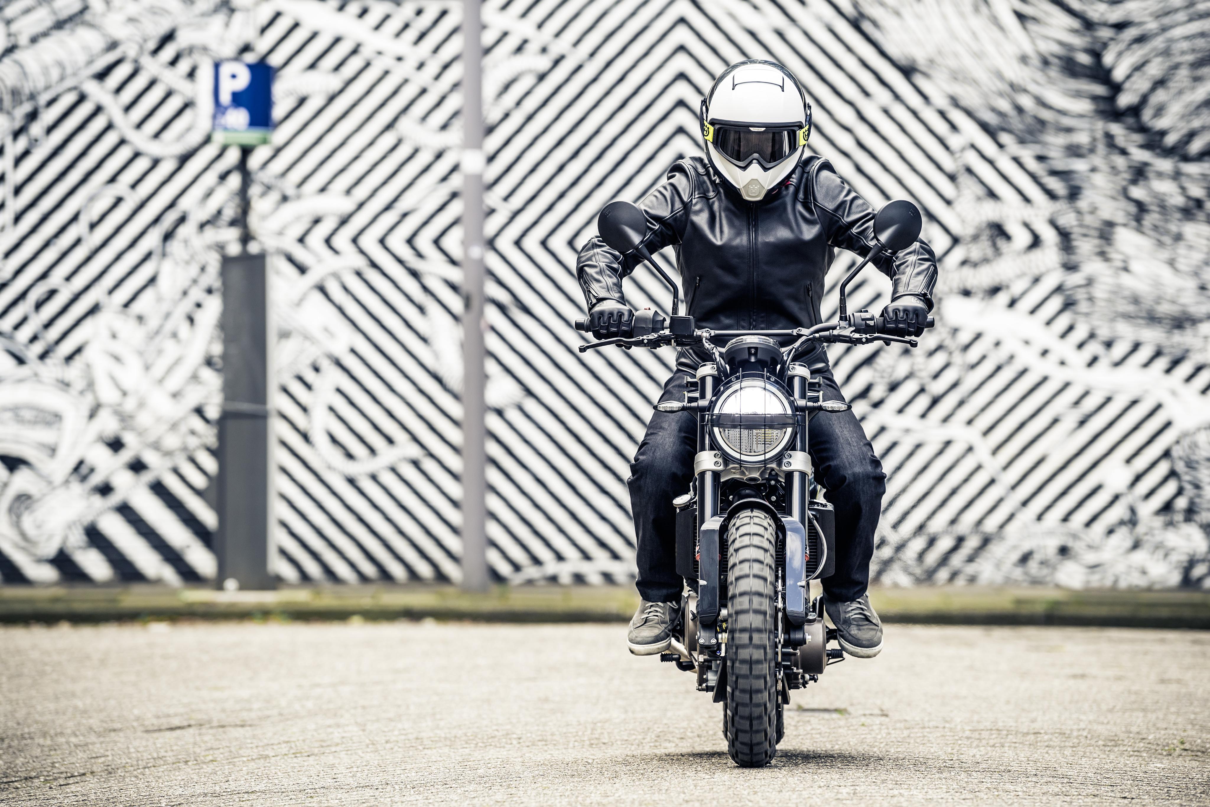 4096x2731 #Husqvarna Svartpilen # K. Mocah HD Wallpaper