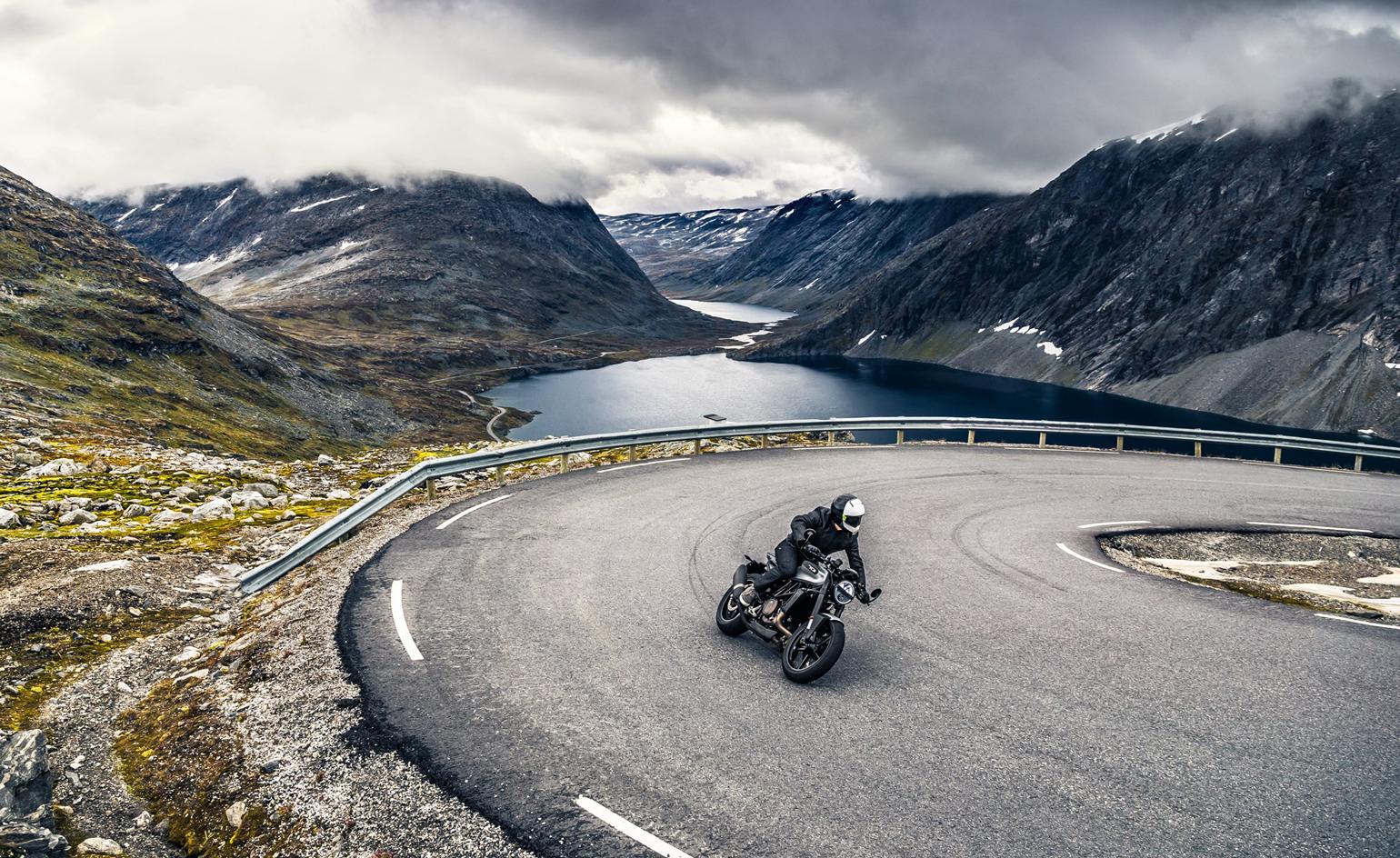 1540x944 Husqvarna Vitpilen: Swedish motorcycle for urban explorers. Wallpaper*