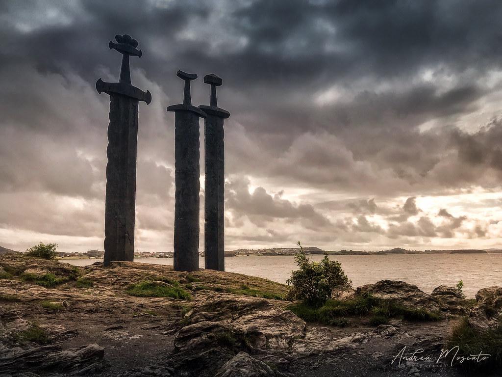 1024x768 Sverd i Fjell (Norway)