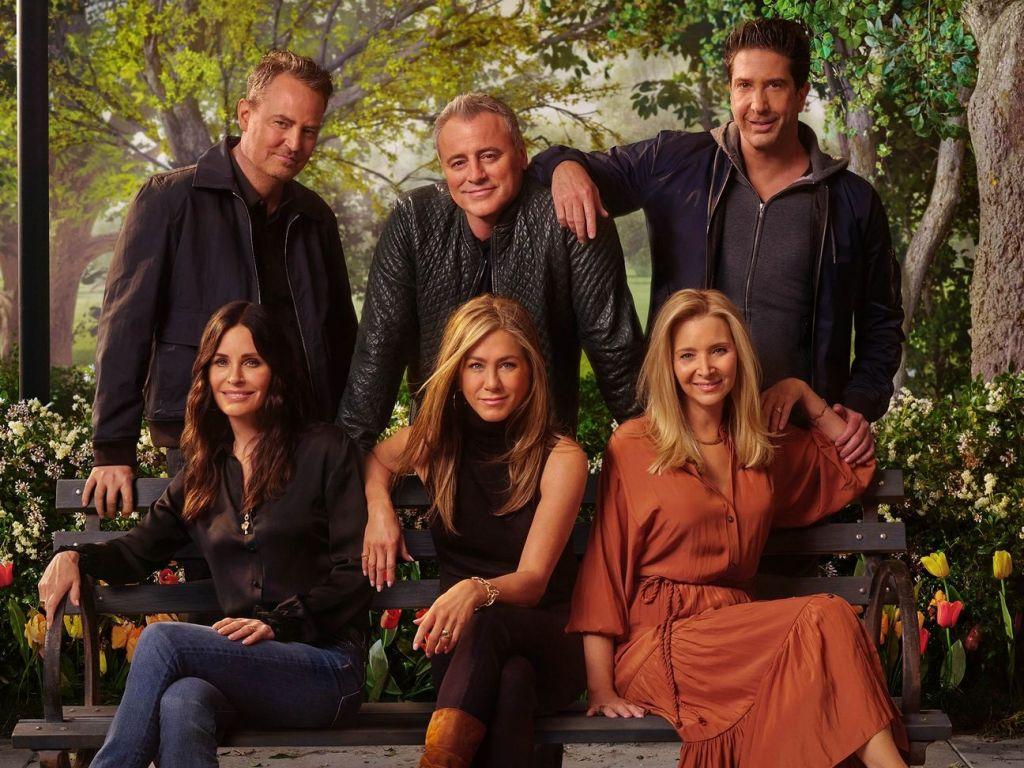 1024x768 Friends: Reunion: take everything out of the closet