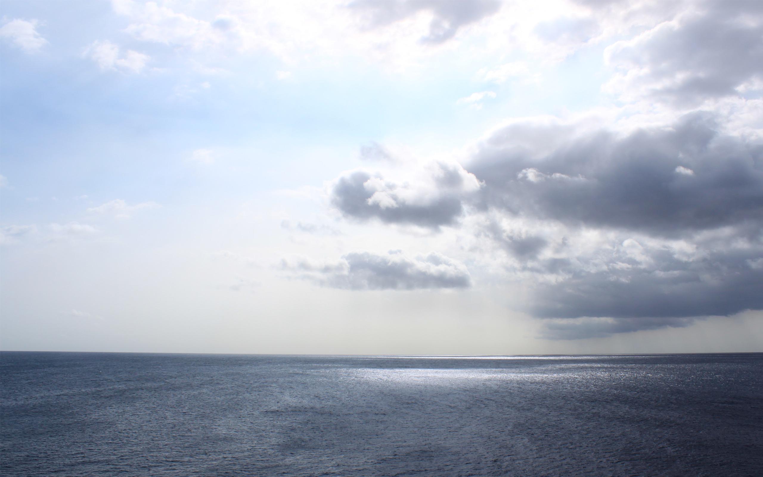2560x1600 Serene Sky wallpaperx1600