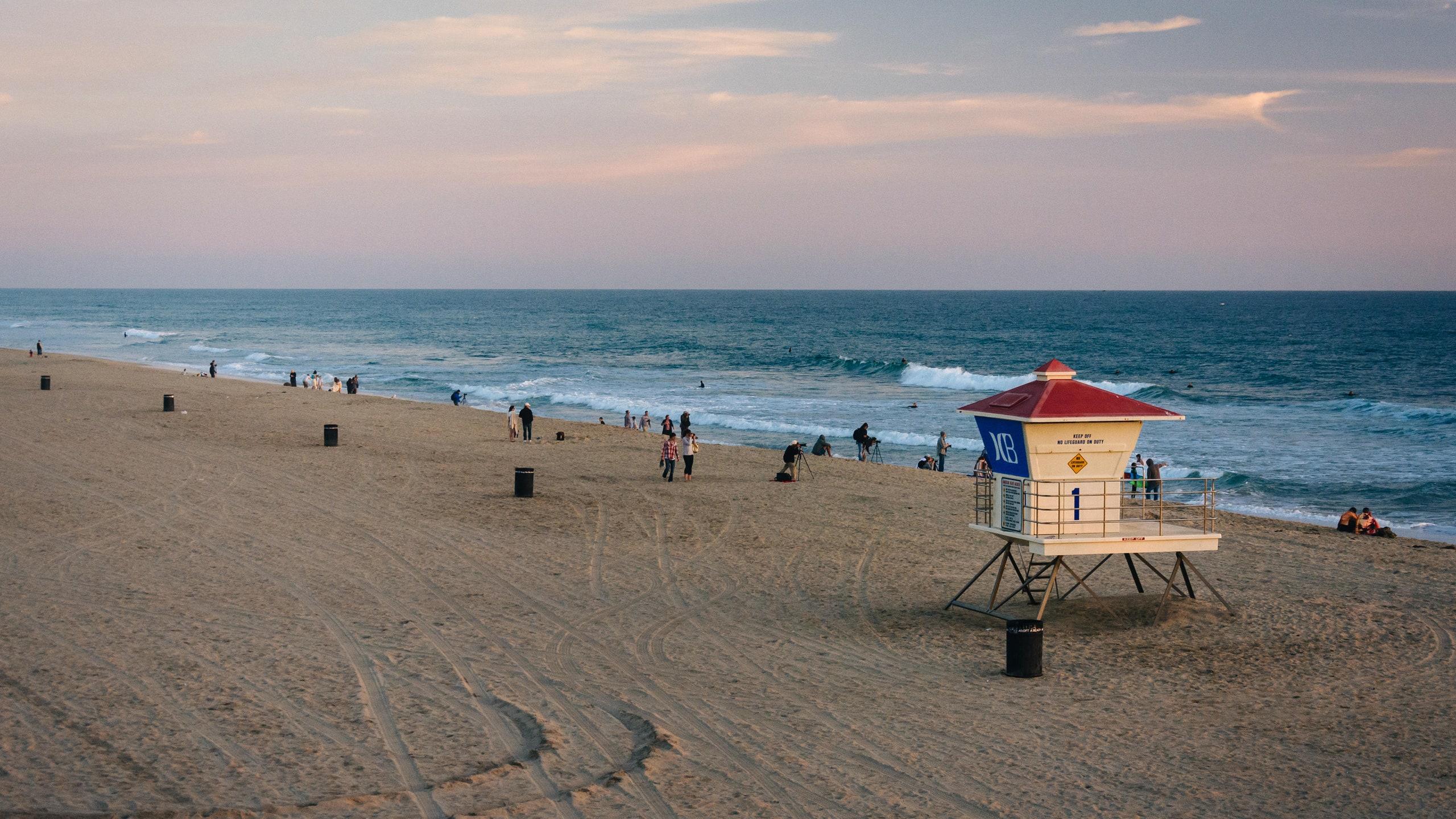 2560x1440 Huntington City Beach Review. Condé Nast Traveler