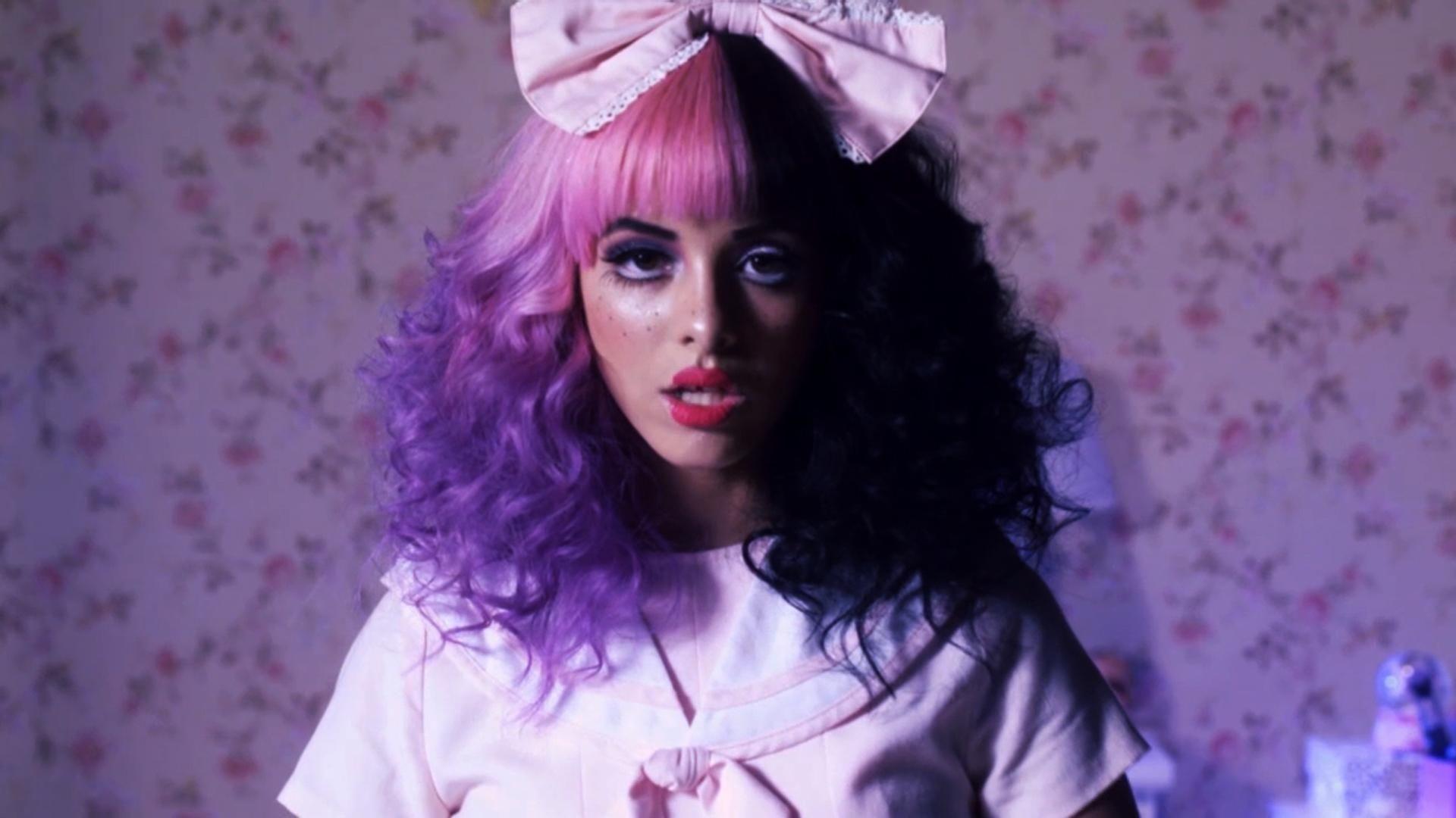 Melanie Martinez Stunning Wallpaper APK for Android Download