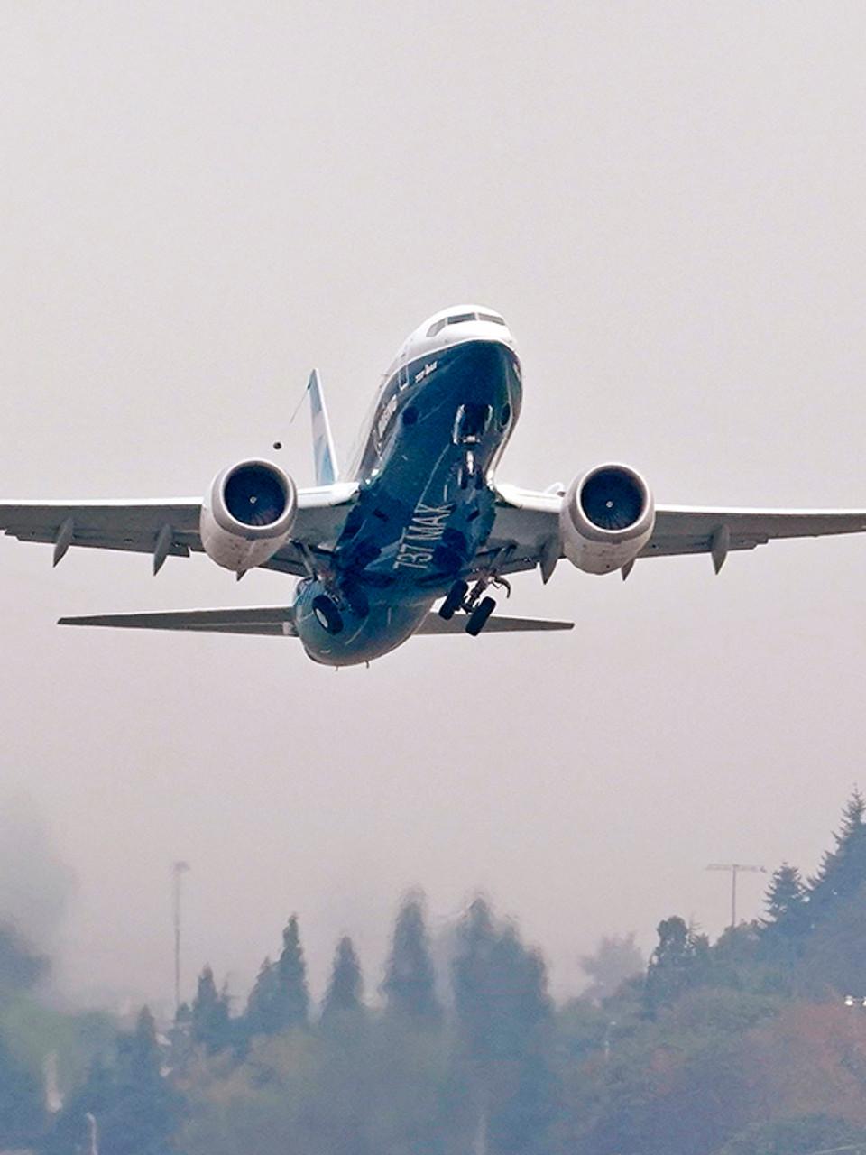 960x1280 'We believe in this airplane': Alaska Airlines orders more Boeing Max jets