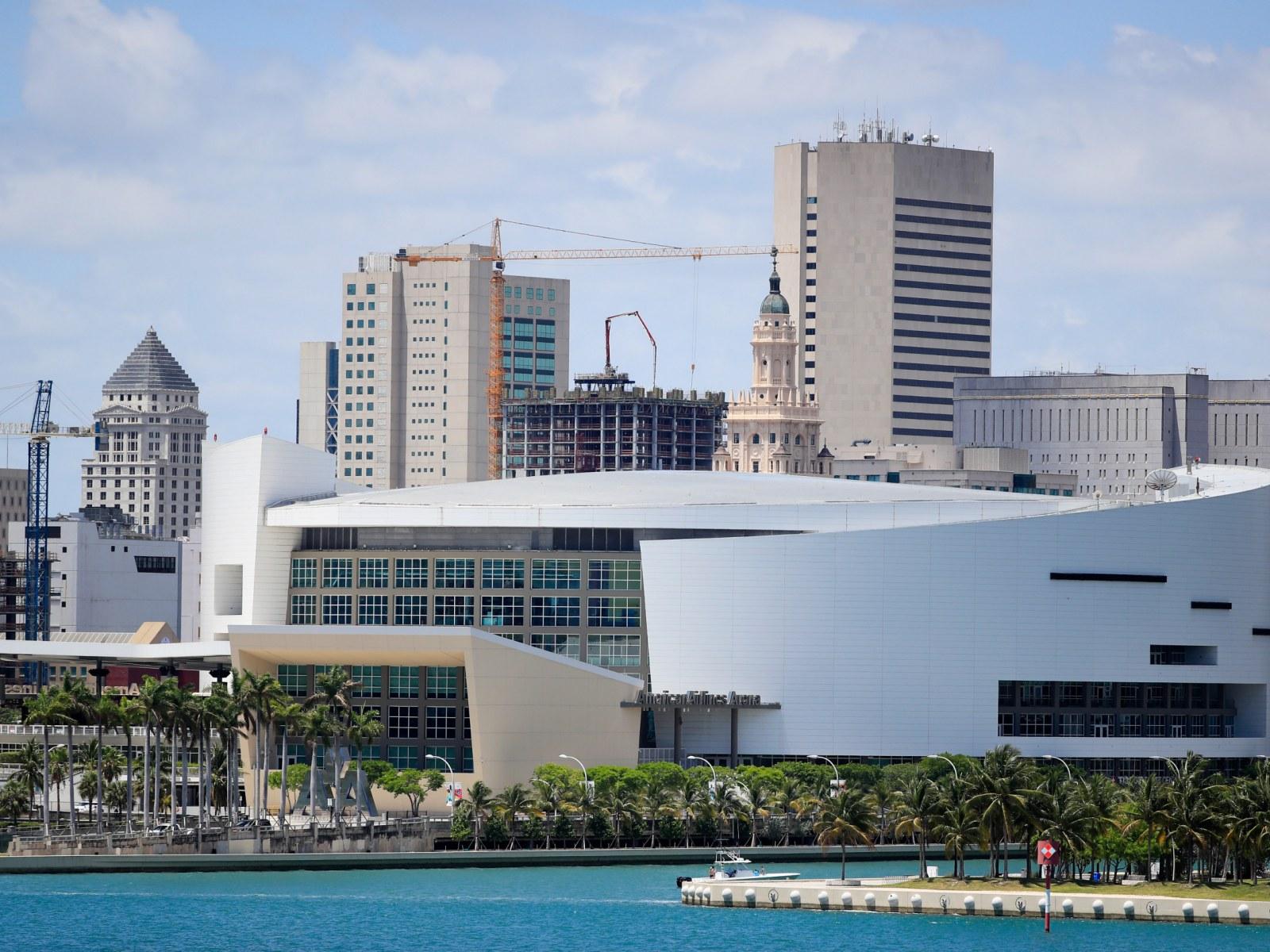 1600x1200 Miami Heat 'Disappointed' Over County's Rejection of Arena as a Polling Site