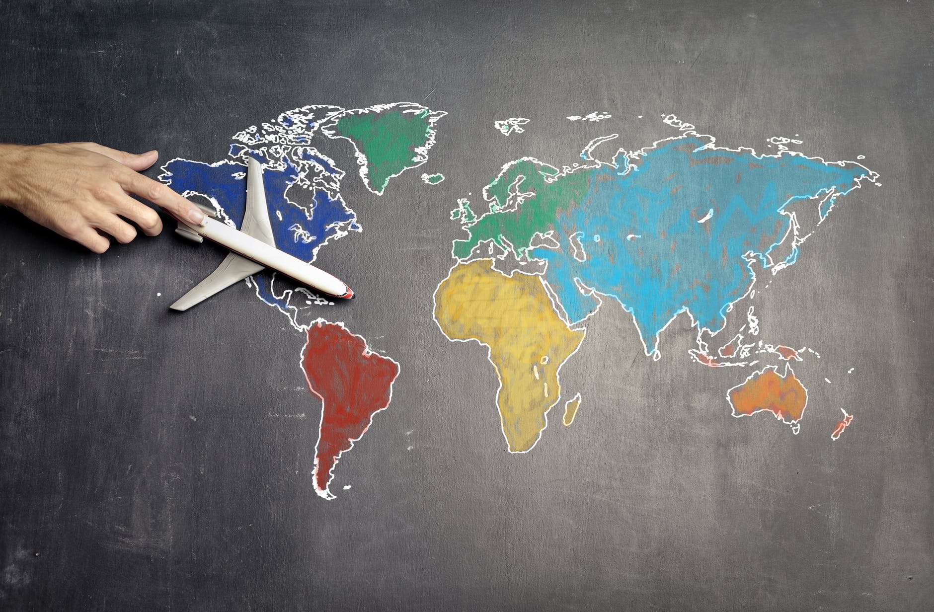 1880x1232 What is global supply chain management?