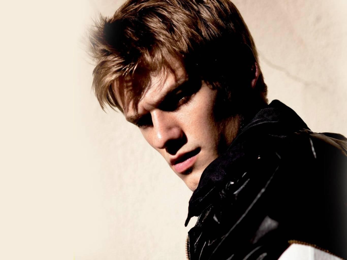 Lucas Till Wallpapers - Top Free Lucas Till Backgrounds - WallpaperAccess