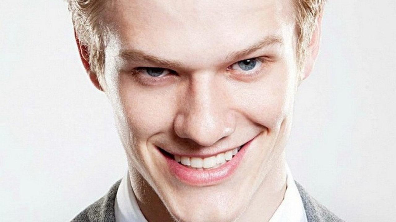 1280x720 Lucas Till Photo: 05