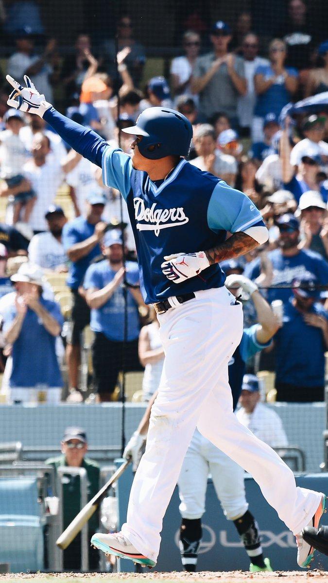 675x1200 Los Angeles Dodgers på Twitter: Wow Steve, you don't have to yell at us. ☹️