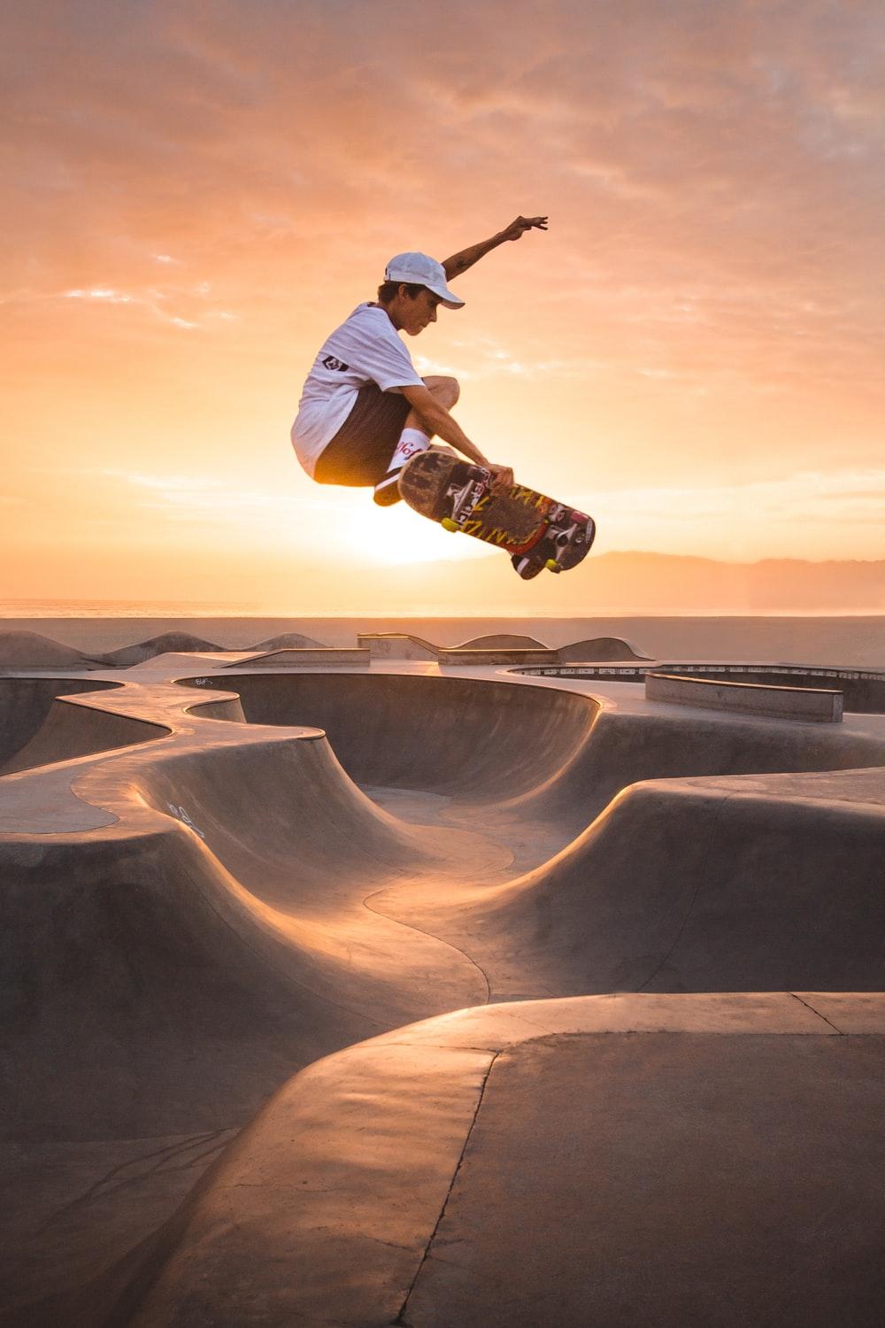 1000x1500 Skateboard Wallpaper: Free HD Download [HQ]