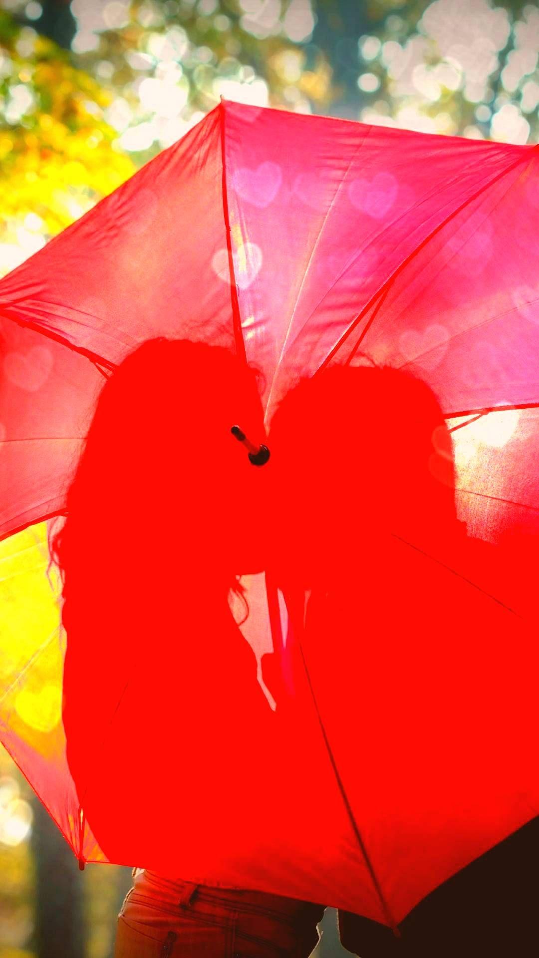 1080x1920 Couple Kissing into Umbrella Wallpaper 1080X1920. Android wallpaper love, Love wallpaper, Painted hearts