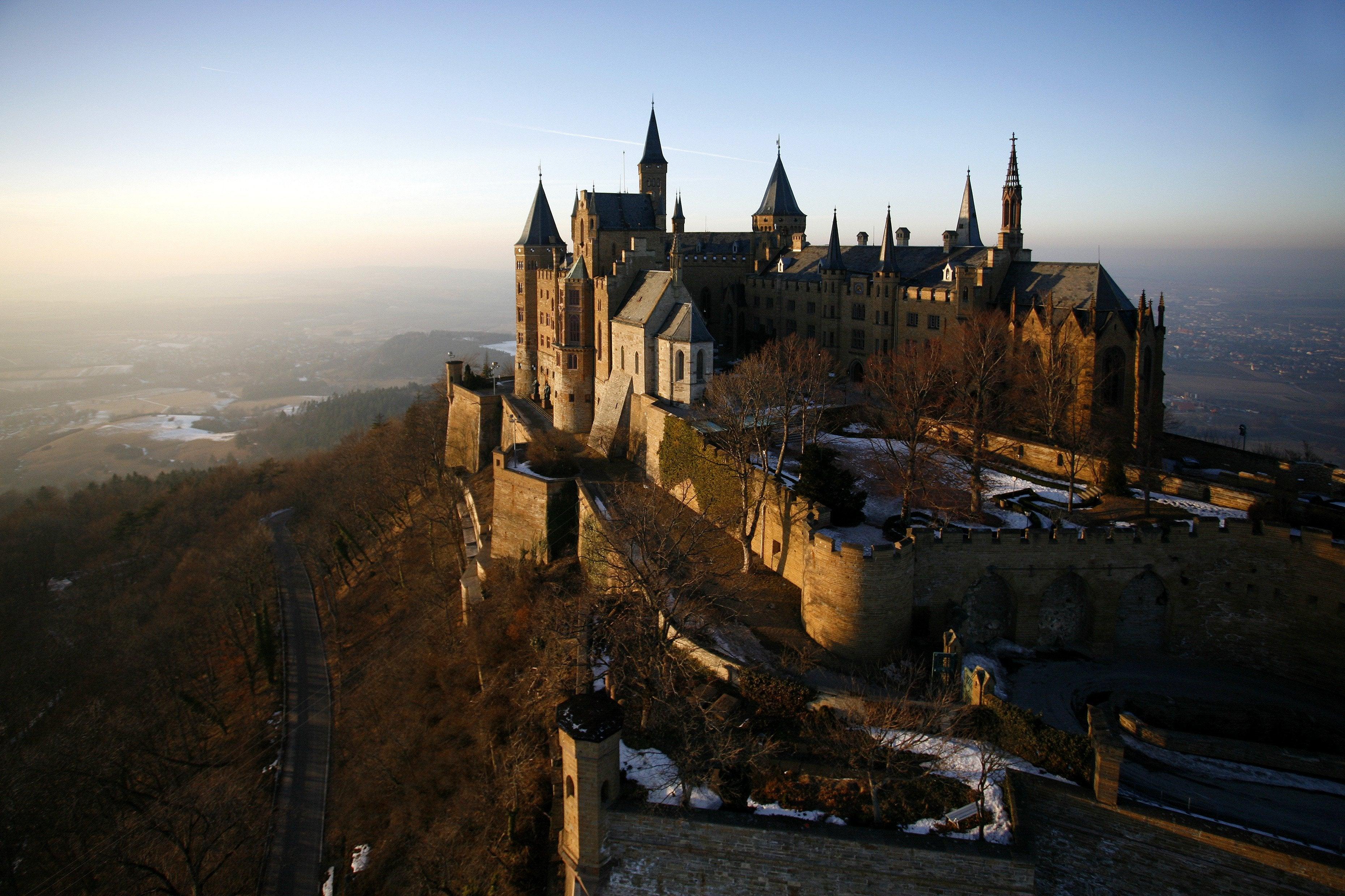 3720x2480 Hohenzollern castle: wallpaper