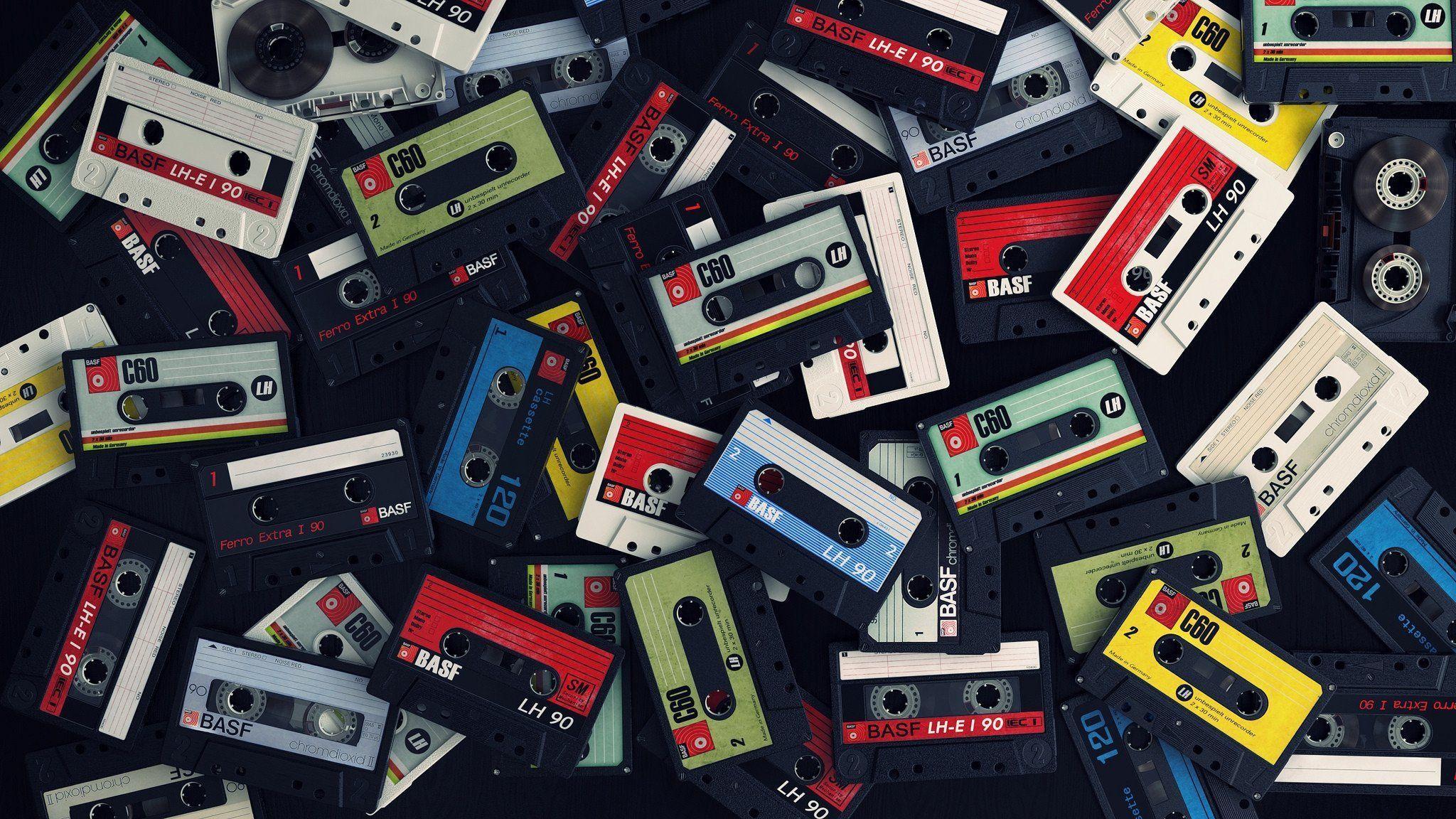 2048x1152 Cassette Wallpaper