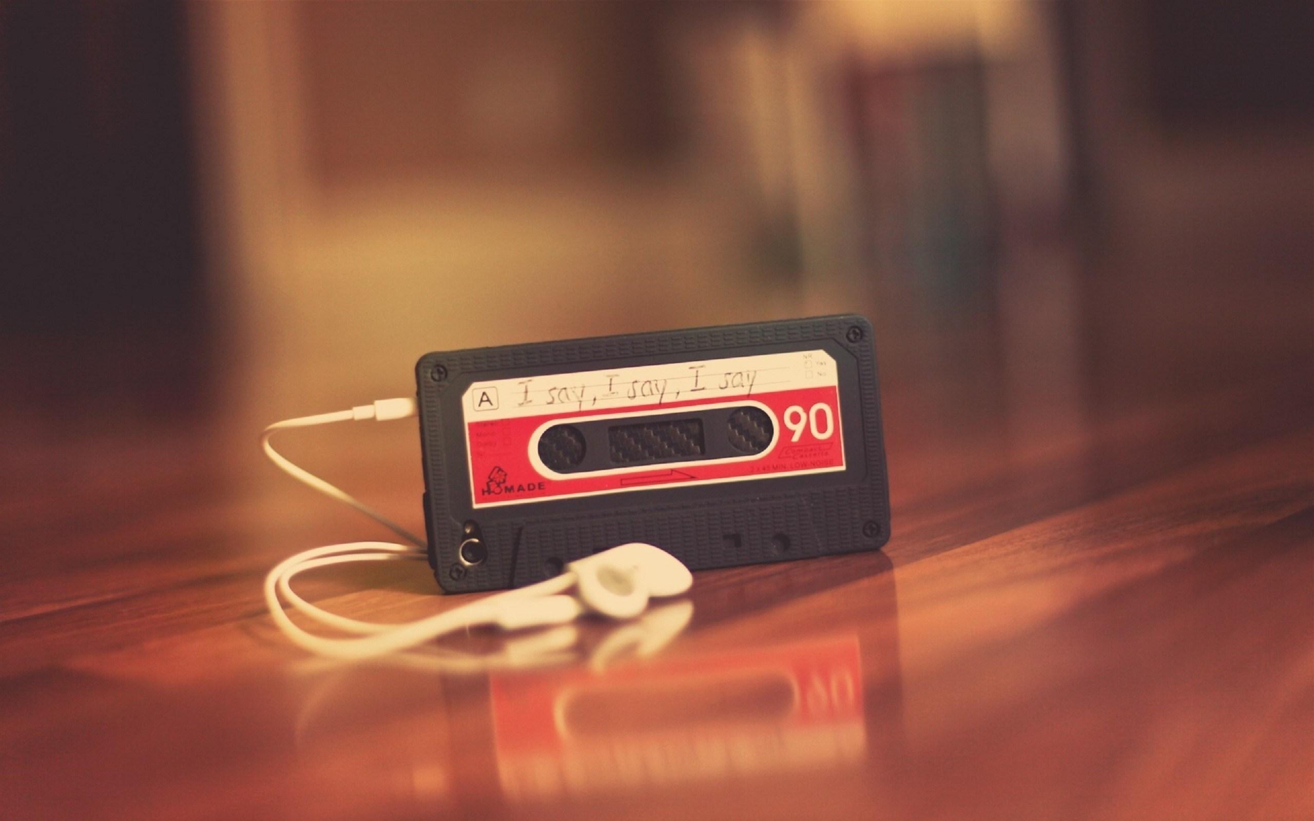 2560x1600 Cassette Player