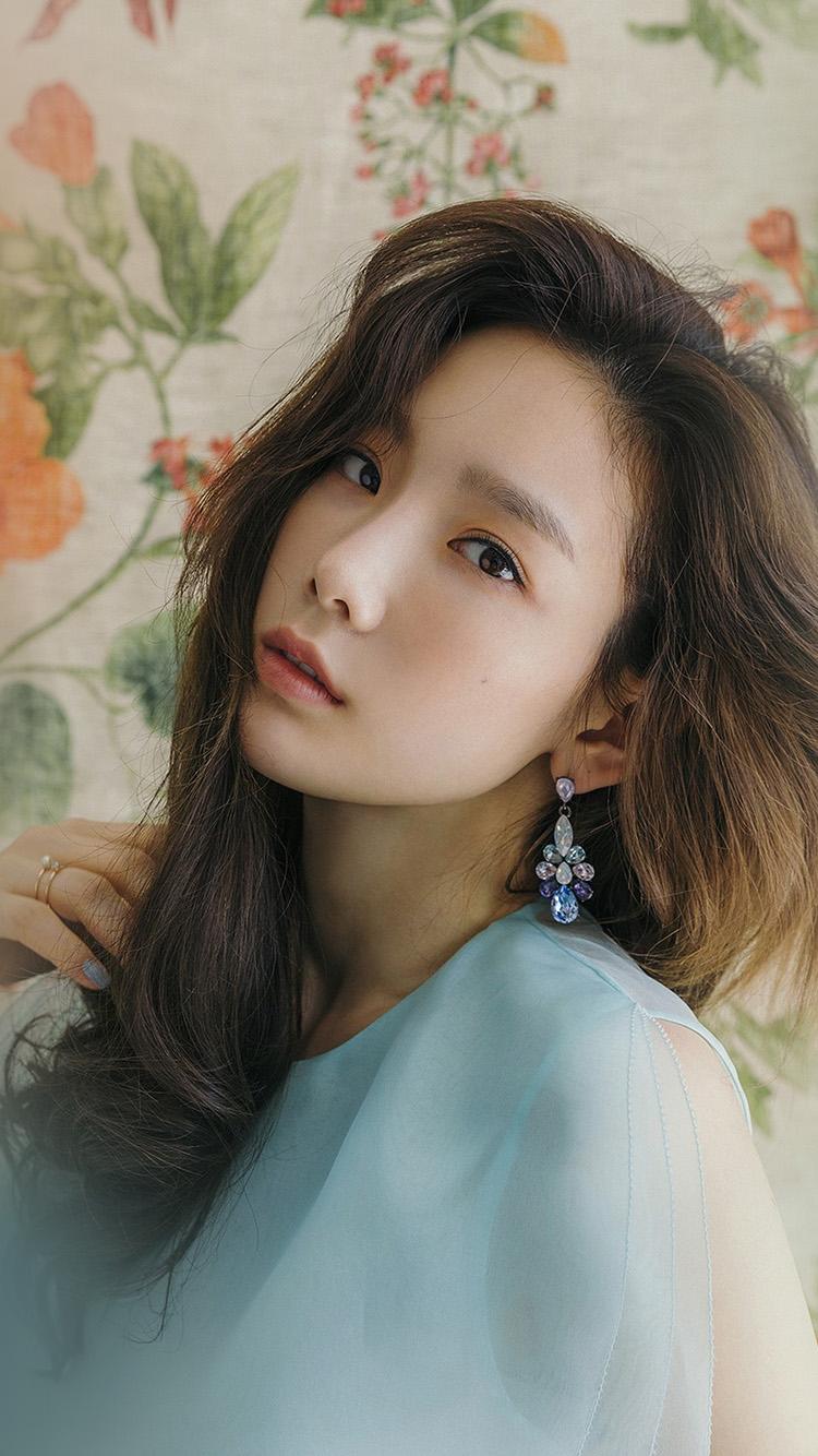 750x1334 iPhone 6 wallpaper. kpop snsd taeyeon flower girl