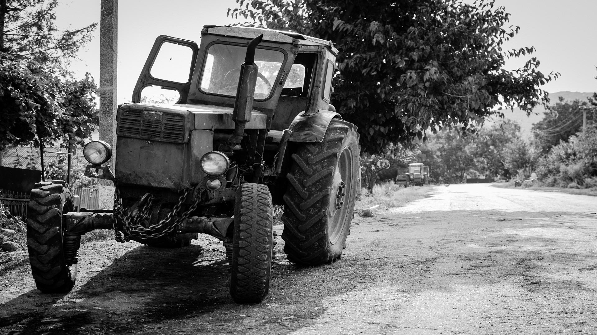 1920x1080 Download Wallpaper, Download 960x800 black white old ukraine roads countryside village roadway tractor 1920x1080 wallpaper People HD Wallpaper, Hi Res People Wallpaper, High Definition Wallpaper