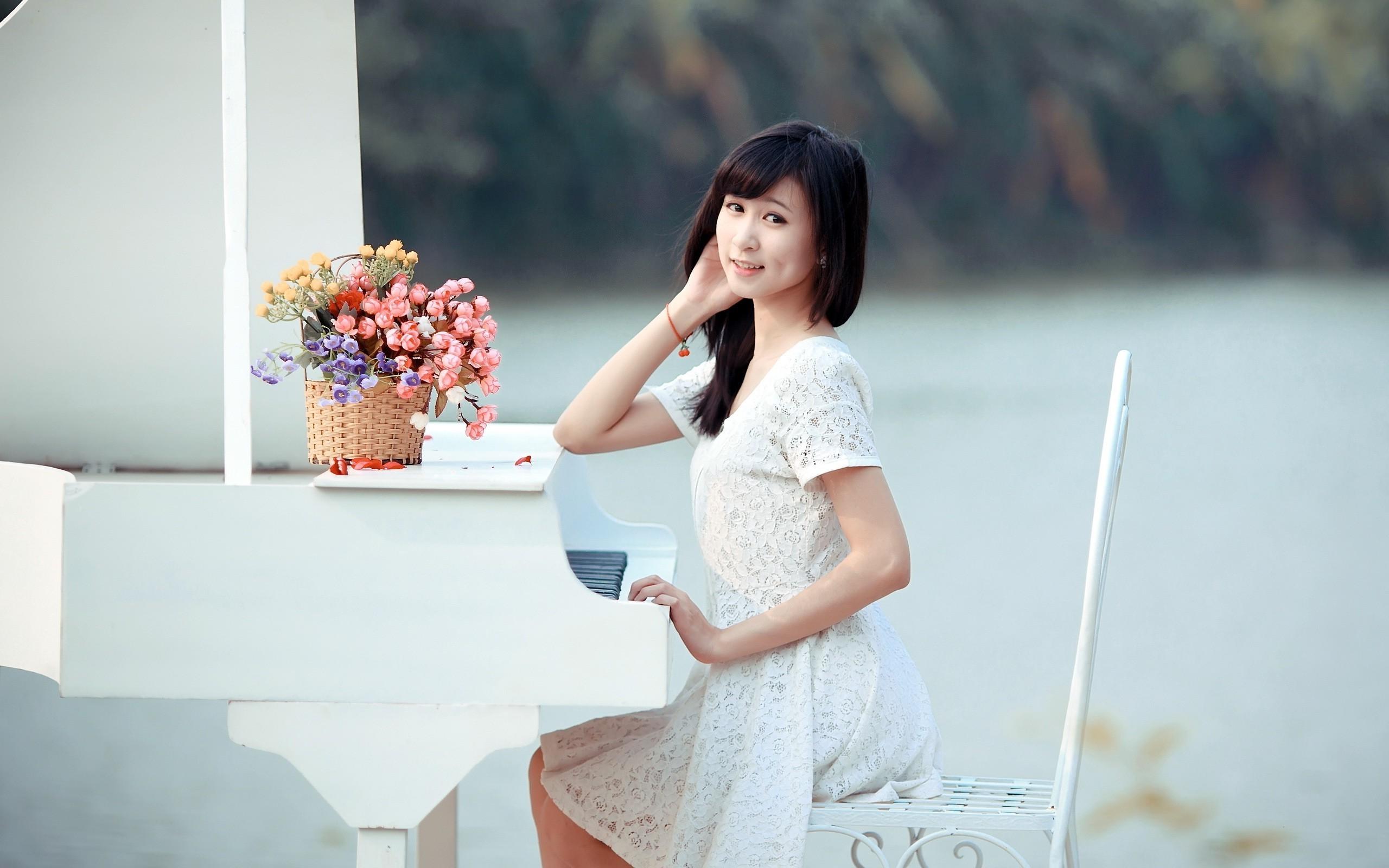 2560x1600 Asian, Piano, Flowers Wallpaper HD / Desktop and Mobile Background