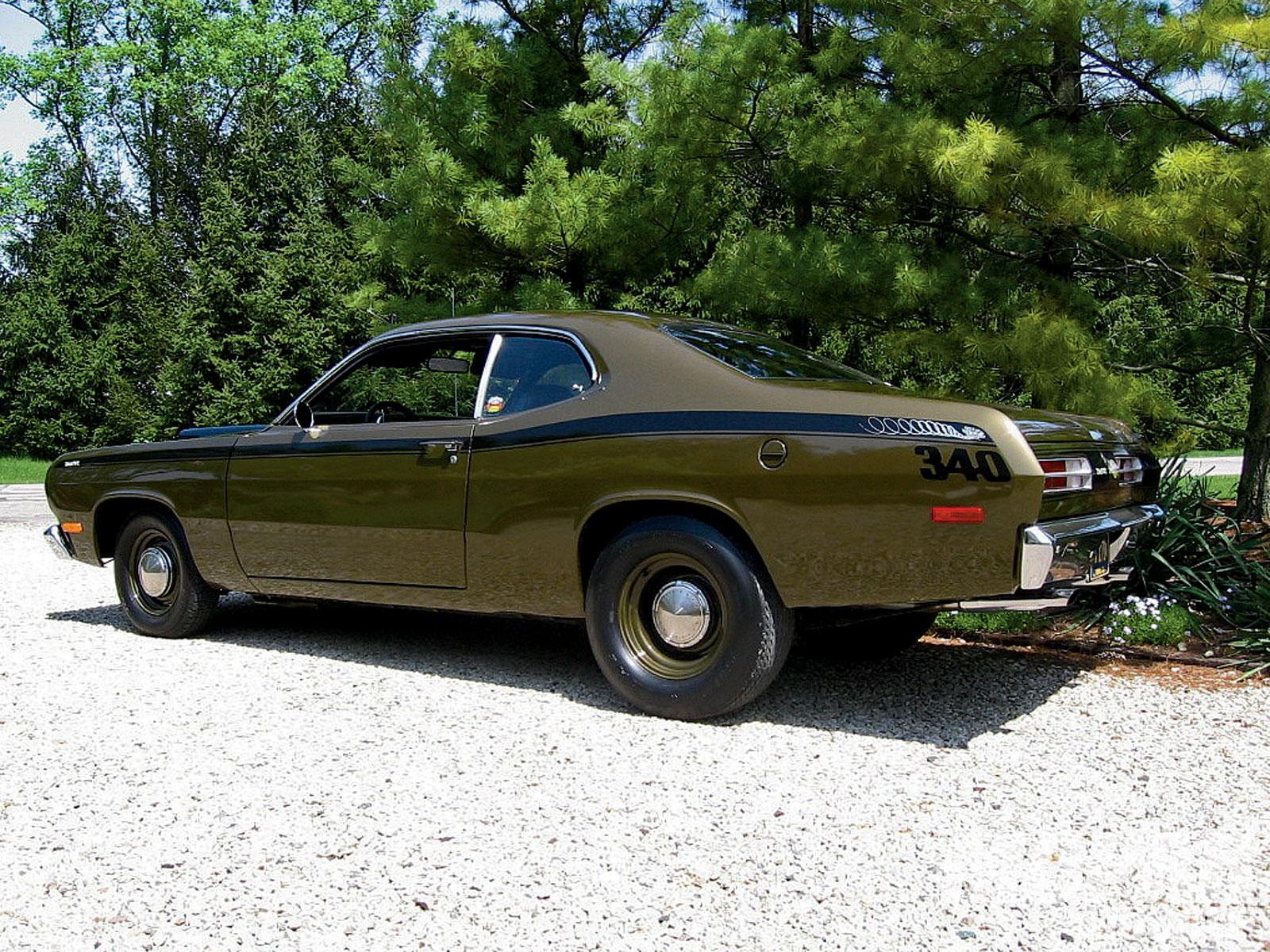 1600x1200 Plymouth Duster And Brawny