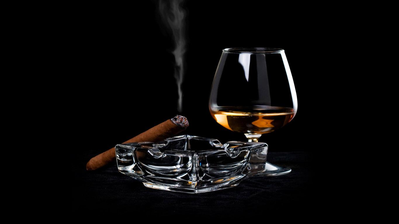 1366x768 Cuban Cigar Wallpaper