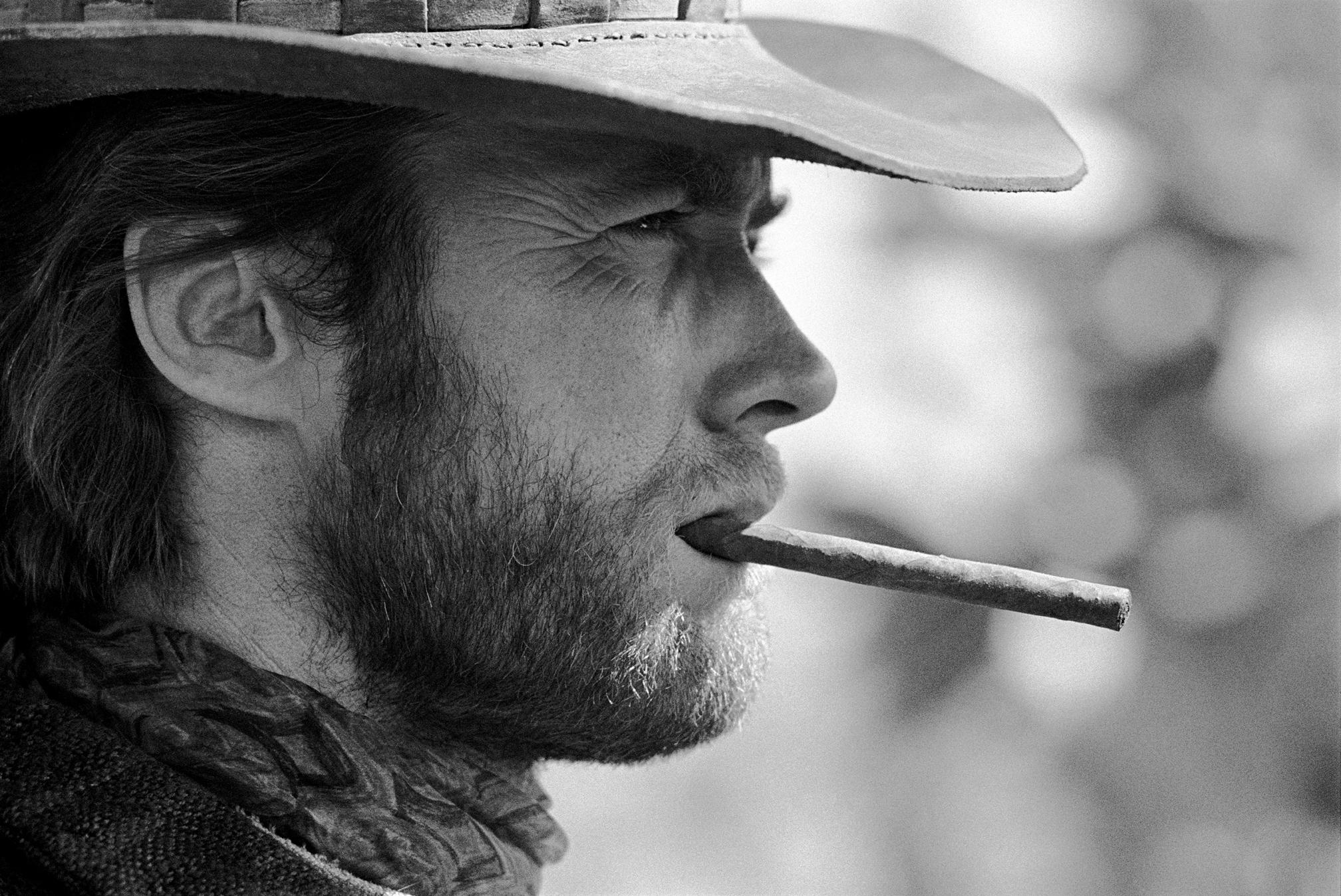 2016x1347 Clint Eastwood Smoking Cigars