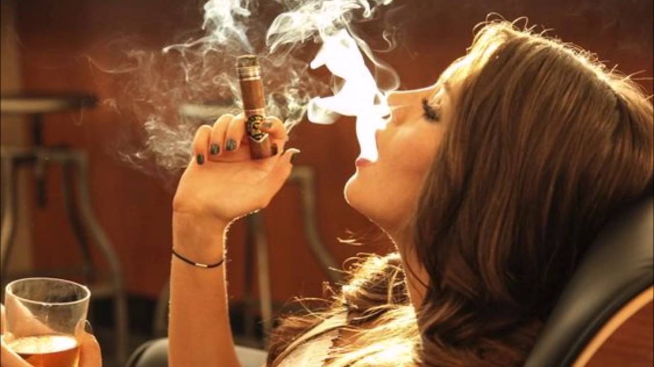 1280x720 TOP 111 HOT Female Smoking Cigar