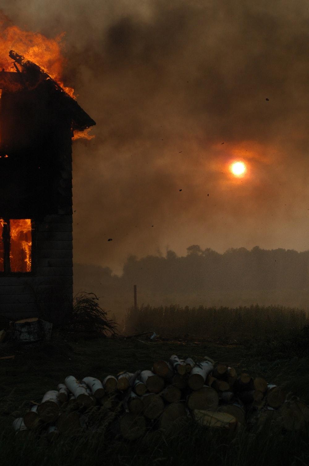 1000x1504 Burning House Picture. Download Free Image