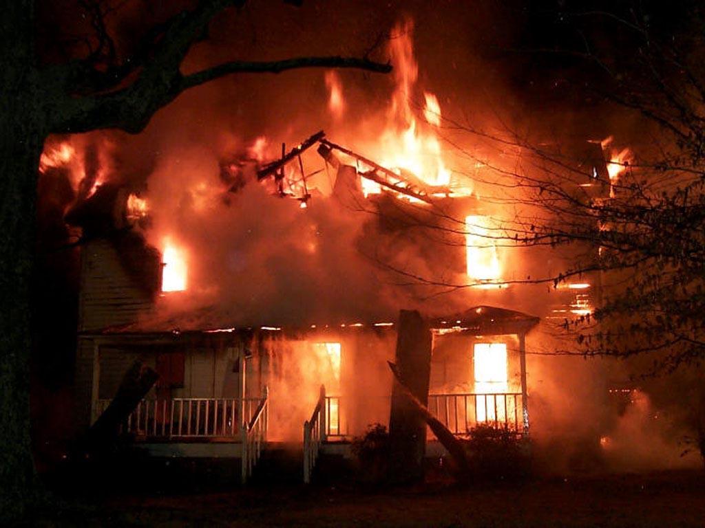 1024x768 House on Fire Wallpaper and Background (1024 x 768)