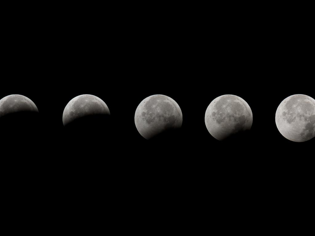 1024x768 wallpaper 7: Lunar Eclipse Wallpaper