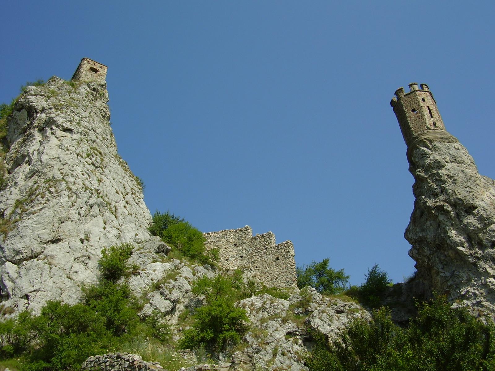 1600x1200 Slovakia Devin Castle Panenska Veza