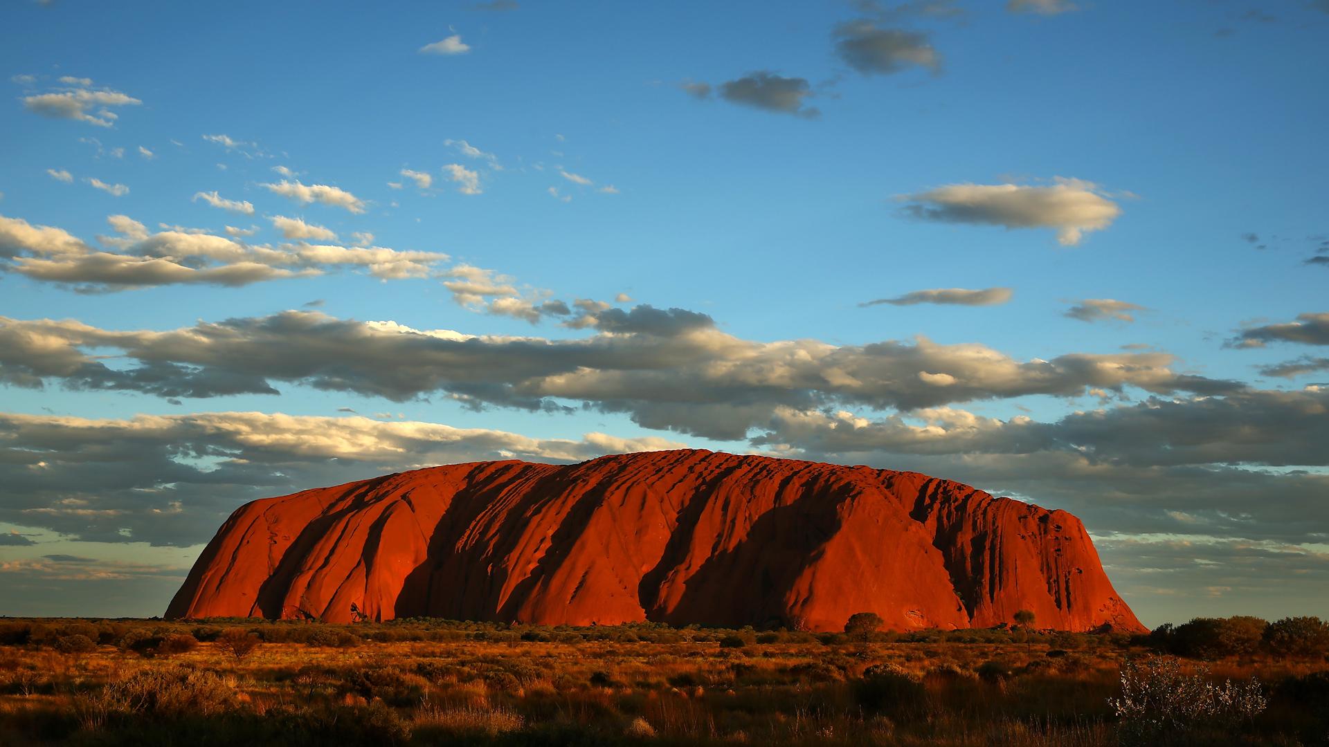 1920x1080 Uluru climb picture to be removed from Google after Australia complains