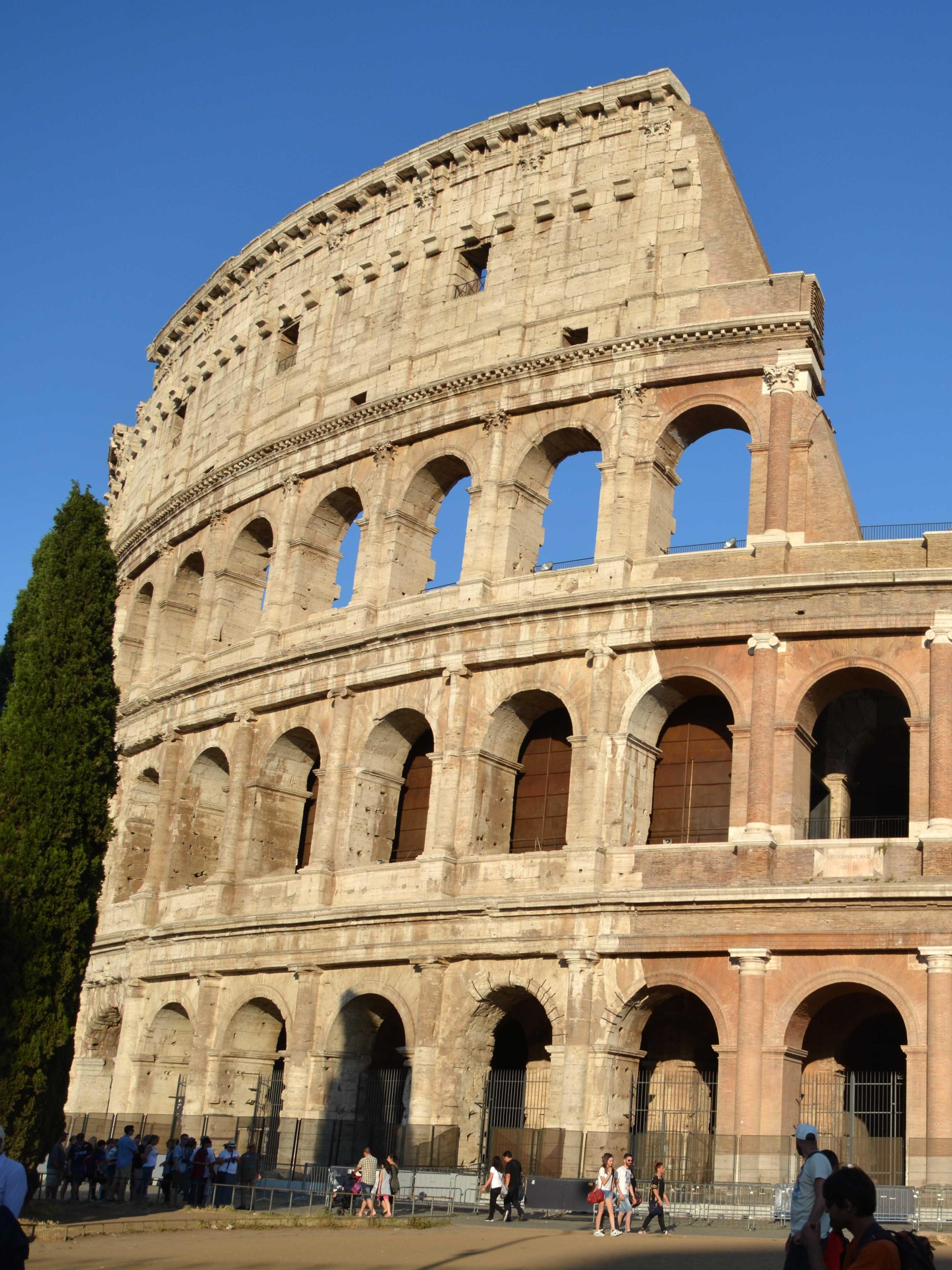 2999x3999 Rome's Colosseum Gets a New Look