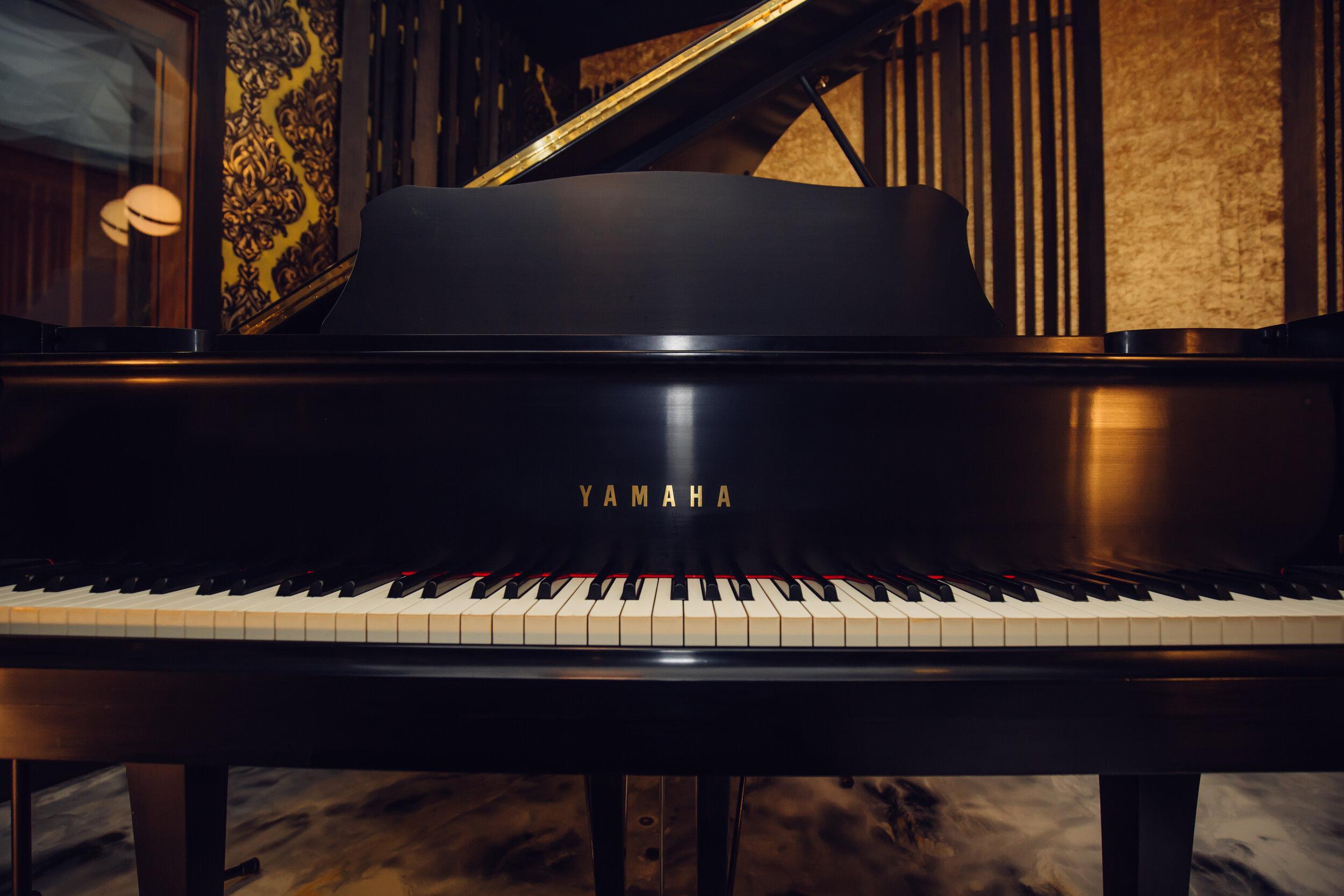 2500x1667 Indianapolis Music Composition & Piano Studio: Round Table Recording