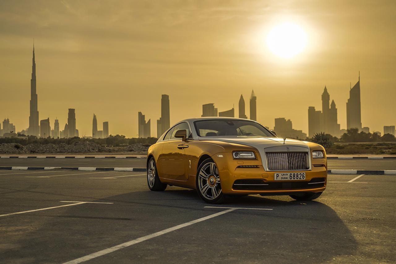 1280x853 Gold Rolls Royce Wallpaper