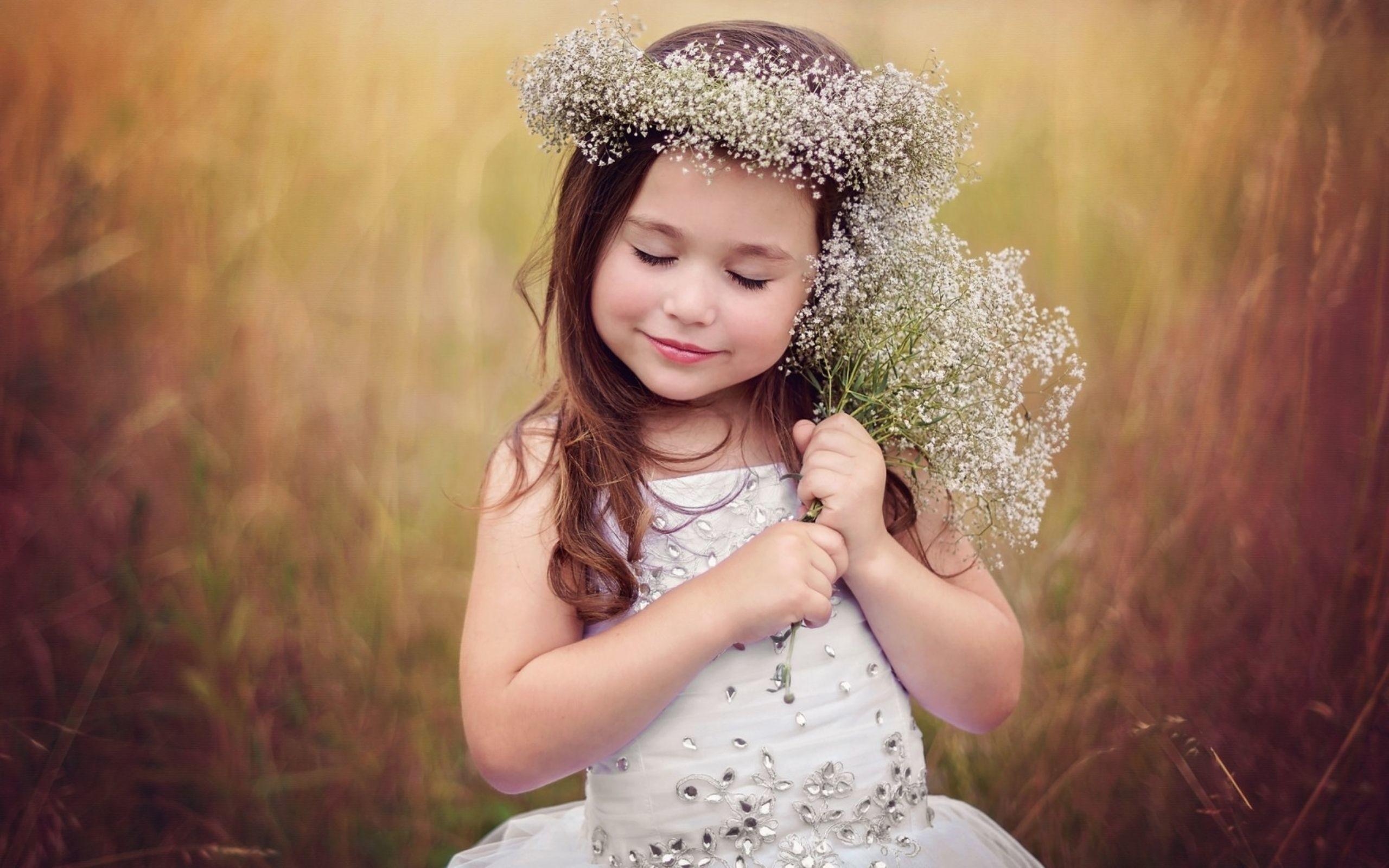 2560x1600 Cute Little Girl Little Girl Image HD
