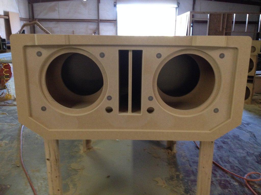 1024x768 Cadillac Escalade EXT Midgate Replace Subwoofer Enclosure Sundown Audi