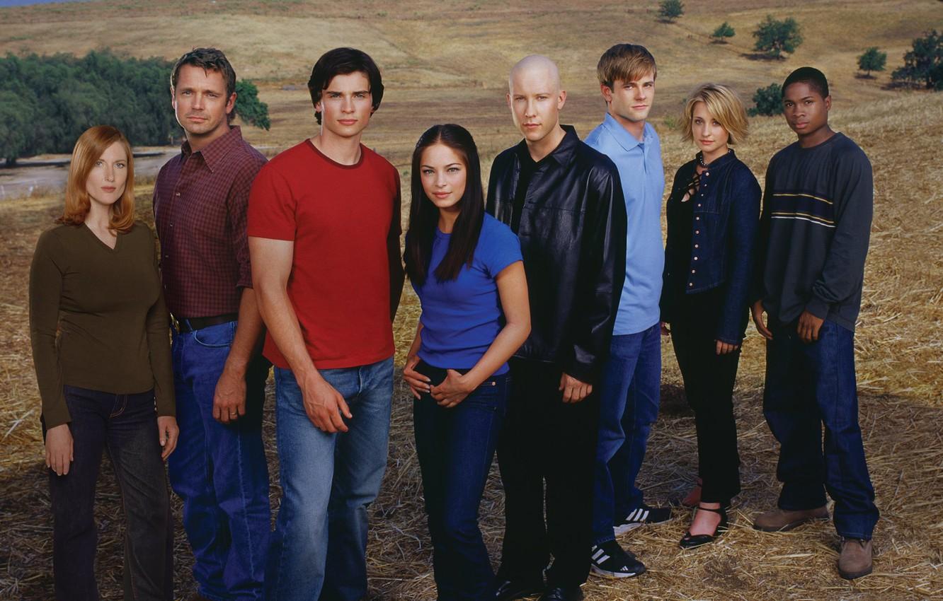 1332x850 Wallpaper Tom Welling, Smallville, Allison Mack, Smallville, Tom Welling, Clark Kent, Martha Kent, Kristin Kreuk, John Schneider, Lex Luthor, Lana Lang, Chloe Sullivan, Kristin Kreuk, Michael Rosenbaum, Annette O'toole, Annette O'toole image