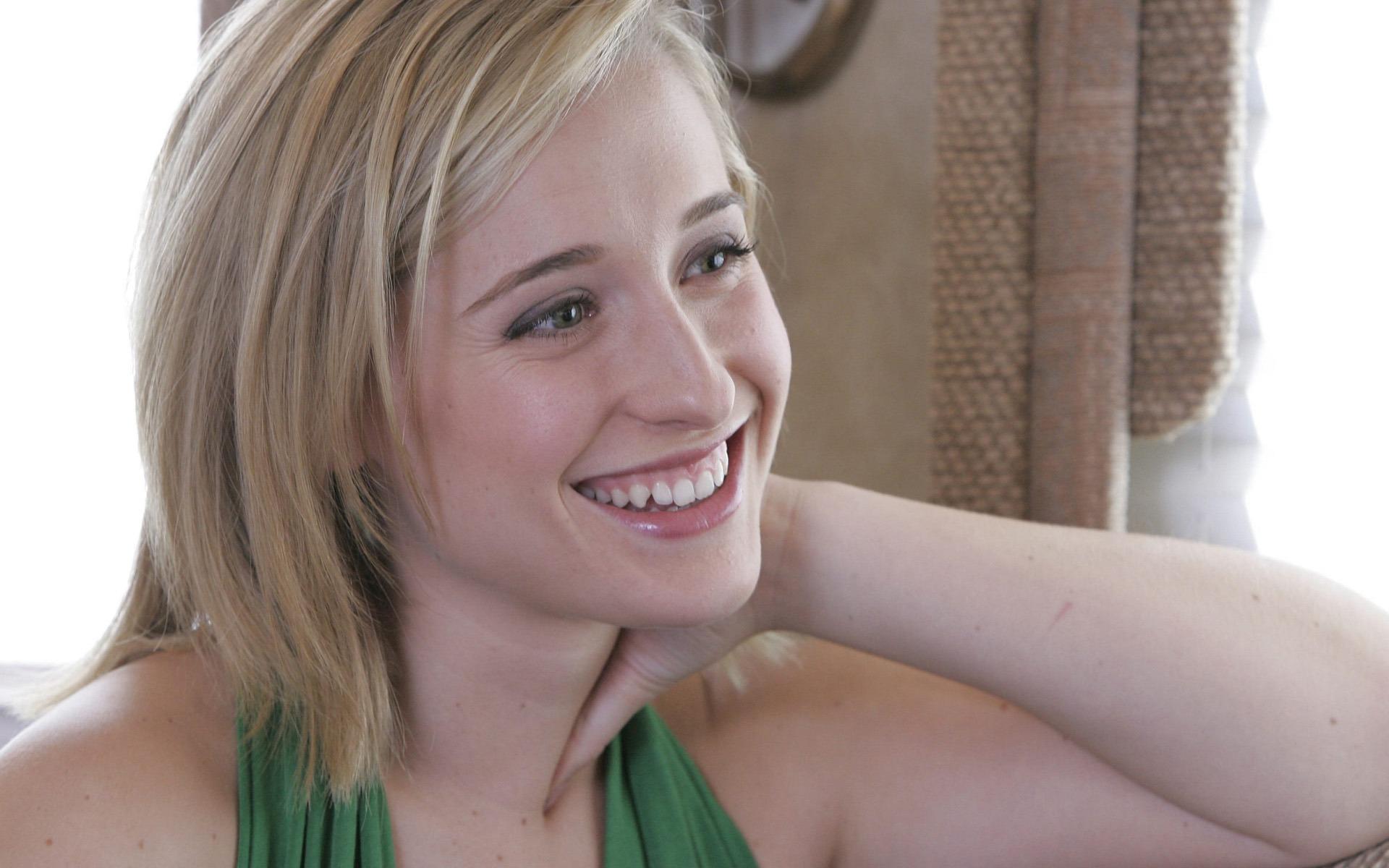 1920x1200 Allison Mack beautiful wallpaper Wallpaper Download Mack beautiful wallpaper Wallpaper Wallpaper Site