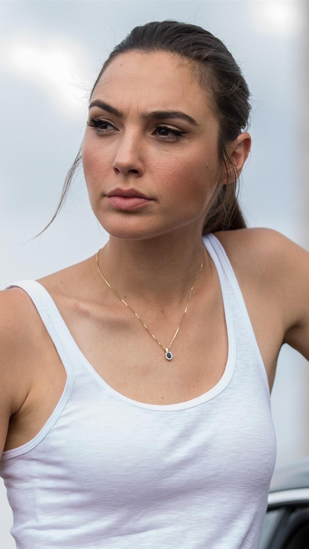 1080x1920 Gal Gadot 09 1080x1920 IPhone 8 7 6 6S Plus Wallpaper, Background, Picture, Image